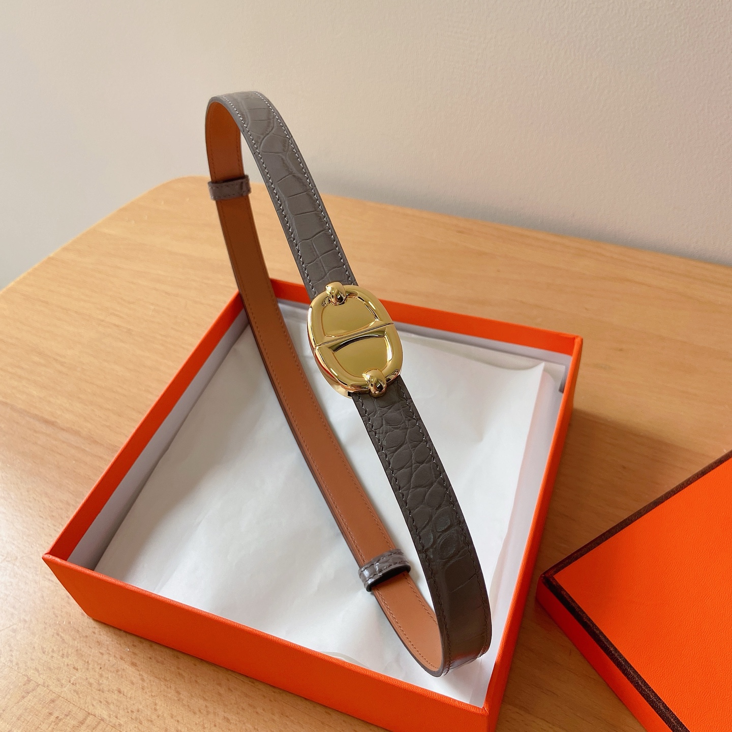 HERMES 18mm腰帶 腰封 猪鼻子精品五金 搭配高光鳄鱼纹小牛皮，优雅时尚，均码可伸缩， 