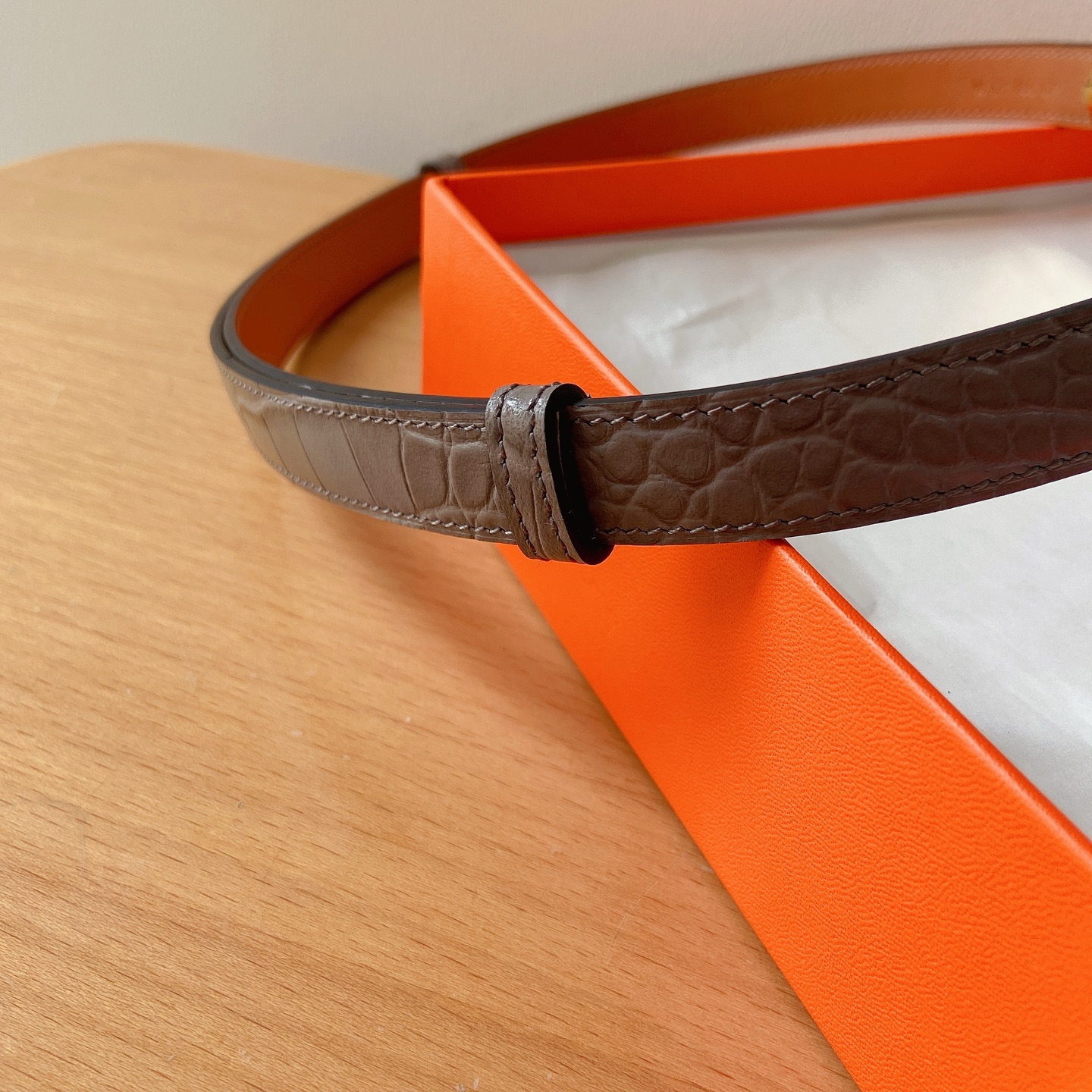 HERMES 18mm腰帶 腰封 猪鼻子精品五金 搭配高光鳄鱼纹小牛皮，优雅时尚，均码可伸缩， 