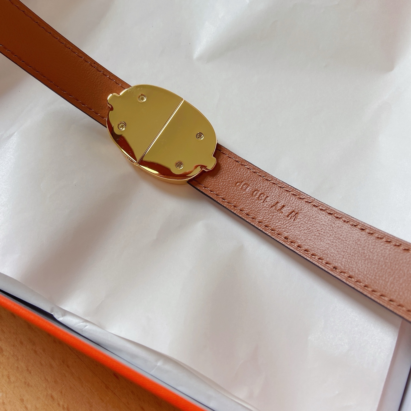 HERMES 18mm腰帶 腰封 猪鼻子精品五金 搭配高光鳄鱼纹小牛皮，优雅时尚，均码可伸缩， 