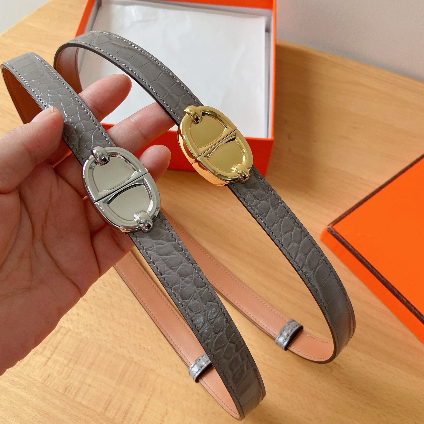 HERMES 18mm腰帶 腰封 猪鼻子精品五金 搭配高光鳄鱼纹小牛皮，优雅时尚，均码可伸缩， 
