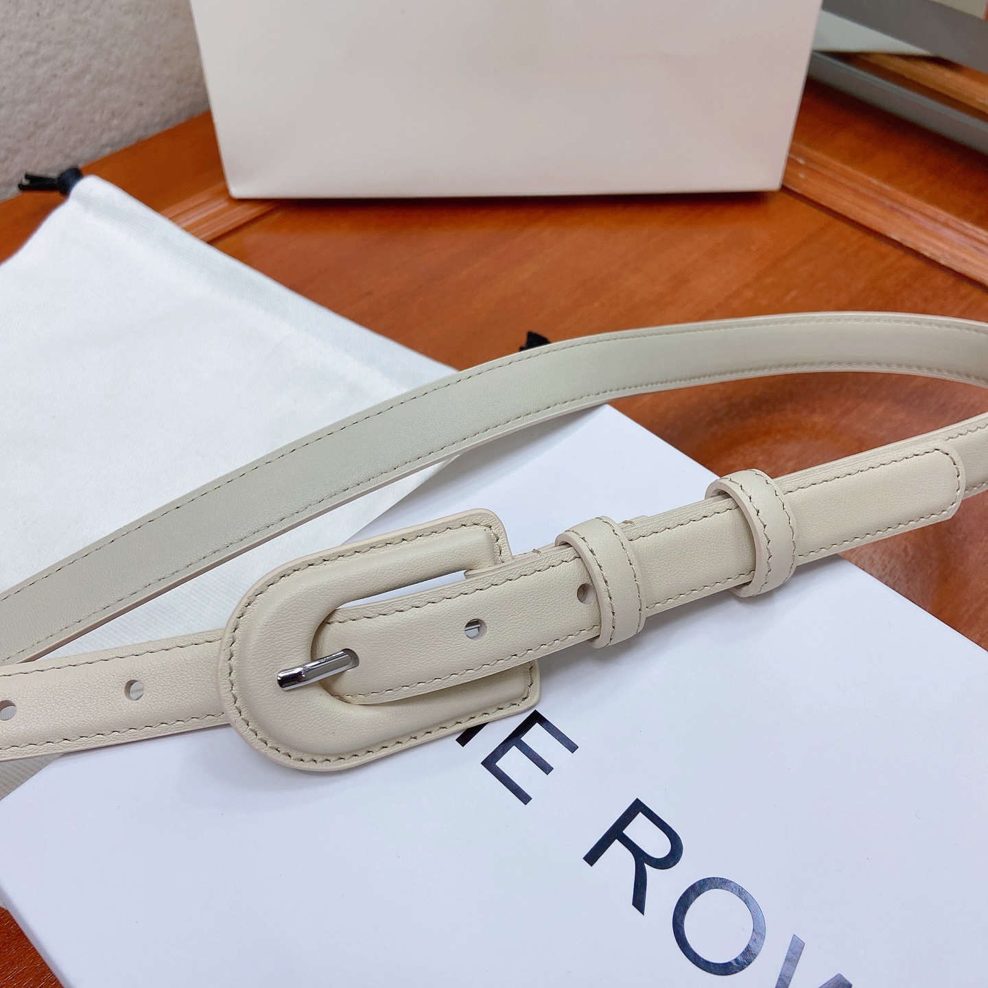 THE  ROW    双面小牛皮腰带，宽度2.0cm，简约时尚，