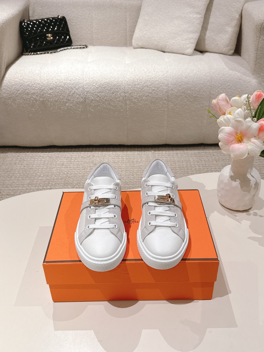 NO:465502,Couple style men's herme...s ss25new arrival~ Hot couple style for counter, the first choice for H home accessories!  It is Hermes Kelly's classic style, and it will be released in many colors every season. It is definitely one of the most worth buying gifts. I have met a male and female goddess! Don't miss it!  !  He is super light and comfortable. He is not tired after walking for a long time and is not expensive. There is also a small circle for assisting shoes behind. Top quality products: Women 35-40, men 39-46, can be customized 45 46, casual shoes/sports shoes, hermes, hermes, sneakers19860909情侣款男 herme…s ss25new arrival～ 专柜大热情侣款,H家配货首选鞋履！ 是爱马仕kelly扣经典款 每一季都会出很多颜色 绝对是最值得买的配货之一 有遇到的男神女神!真的不要错过！！ 他超轻、超舒适 走久不累、价格不贵 后面还有个辅助穿鞋的小圈 顶级精品 女35-40,男39-46,可定做45 46,休闲鞋/运动鞋,hermes,hermes,sneakers,Women's Shoes