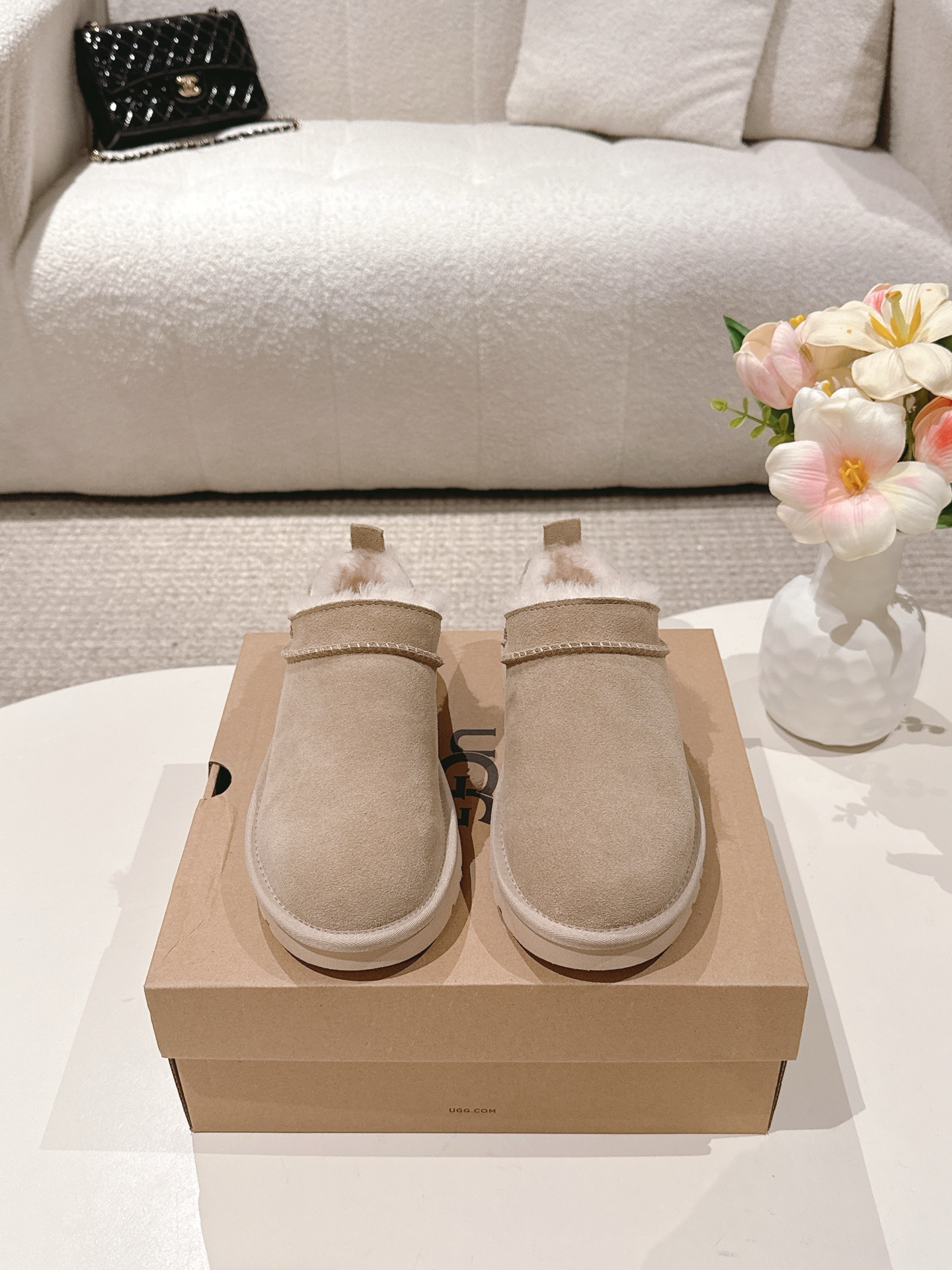 NO:480290,UGG 25/New model Super classic mini lazy person pedals snow boots Lower top classic boot design Neat and stylish and light sole Double slack feeling Four colors for sale Inside pure wool Size: 35-39 (40 custom made), snow boots, boots19860909UGG 25/新款 超经典迷你款懒人一脚蹬雪地靴 更低帮的经典靴设计 利落有型轻薄鞋底 松弛感翻倍 四色发售 内里纯羊毛 码数:35-39(40定做),雪地靴,boots,Women's Shoes