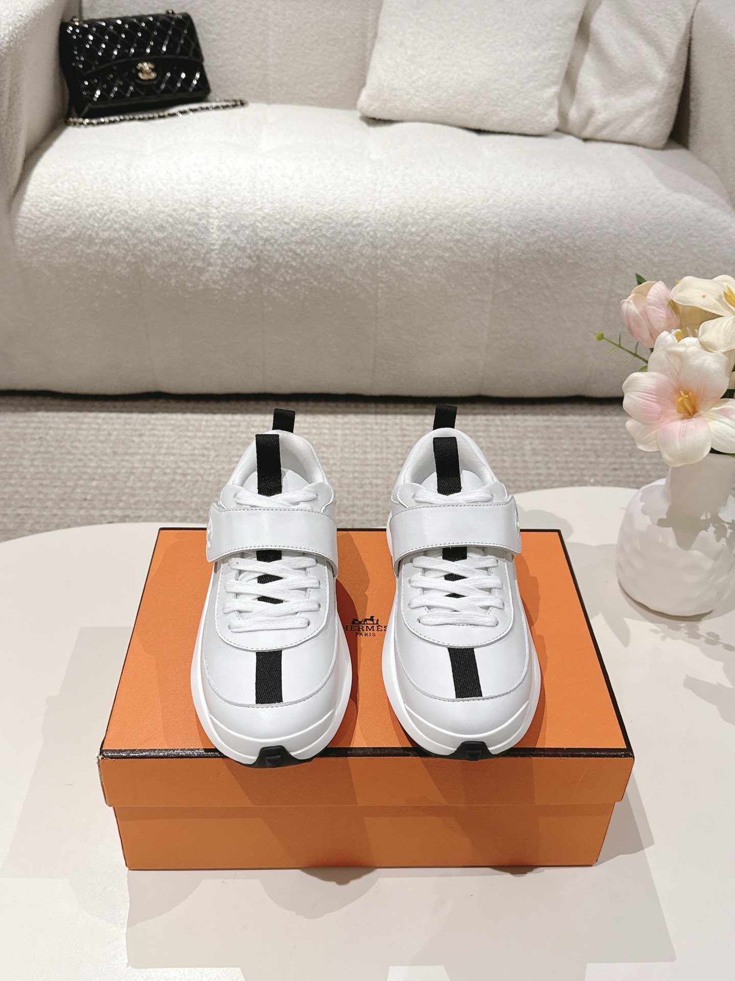 NO:482316,Couple leather face, men, purchasing level, Hermes, bouncing sneakers, the most worthwhile shot of Hermes sneakers, the legendary shoes that you want to buy, the trend, fashion, comfortable, versatile, although the price has increased, the price is really not expensive, the new color matching is very good, and there are many other colors. Compared with men's style, the choice is not that many, but it is also very good, imported cowhide, the fabric is imported cowhide, the inner lining, the sole, the original sole, the women's size 35-40 (customized for 40.41) Men's size 39-45 (customized for 45.46), casual shoes/sports, hermes, sneakers, cowhide19860909情侣款皮面 男 代购级别爱马仕 bouncing运动鞋实拍最值得的入手的爱马仕运动鞋传说中不配货也要买的鞋潮流 时尚 舒适 百搭 虽然涨价 但价格真不贵新出的配色都很好看 还有很多其他配色 等女款相对男款,选择没有那么多不过也是很好看, 面料进口牛皮 内里原版内里 鞋底原版鞋底 女码35-40（40.41定做） 男码39-45（45.46定做）,休闲鞋/运动鞋,hermes,sneakers,cowhide,Women's Shoes