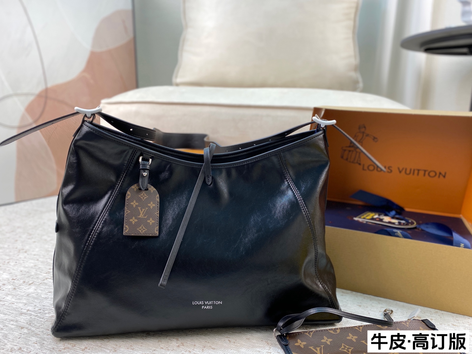 P360 Full Set Of Packaging High-order Version | | 🆒 All Girls Gather The Coolest Lv Carryall Is Here Beautiful Upper Body All-black Spliced ​​Presbyopic Shoulder Strapclassic Carryall Bag Shape. The Soft Material Makes The Bag More Lazy And Fashionable. The Metal Chain Is So Cool Perfectly Suitable For Various Styles The Two Sizes Are Suitable For More People. It Is Definitely The Next Generation Of Hot Style, Jimei People, This Can Really Be Used Size: 42 31 Cowhide