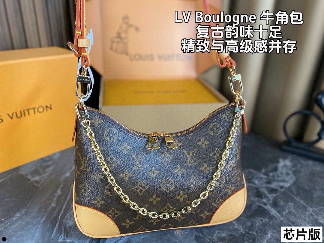 P300 Full Set Of Packaging | | Lv Is Very Good At Applying Its Classic Designs And Elements To The Extreme. After All, Monogram Is A Century-old Classic. The Overall Outline Of The Medieval Croissant Bag Is Thick Lines And Neutral Style. The Two Pieces Of Leather At The Bottom Corner Of The Bag Are The Unique Design Elements Of The Croissant Bag. Especially The Horns, Which Are Outstanding, The Shape Is Cute, Fashionable, Elegant And Casual, And They Are All Nailed By It Size: 28 16