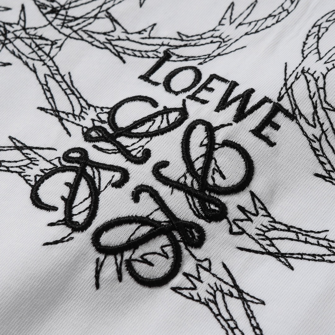 LOEWE/罗意威 25ss 荆棘LOGO刺绣短袖 黑色 白色
