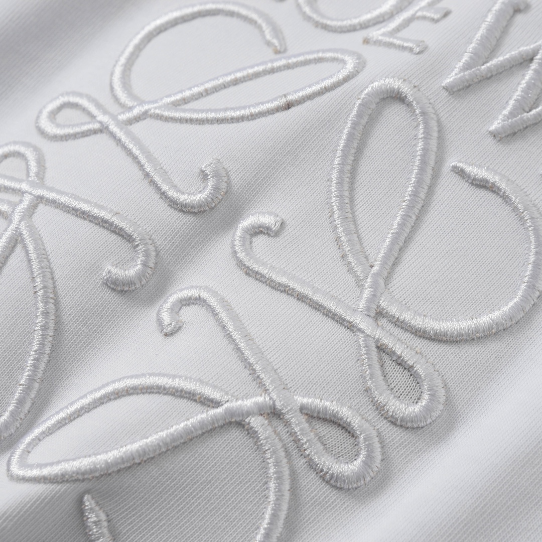 LOEWE/罗意威 25ss 经典LOGO刺绣短袖 面料采用260克双纱32支纯棉 黑色 白色