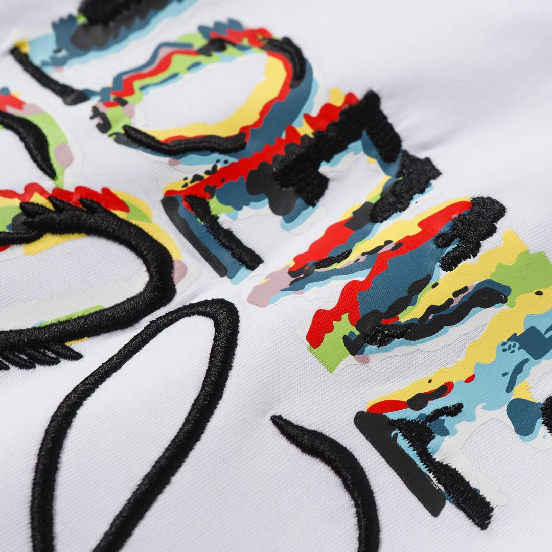 LOEWE/罗意威 25ss 水彩LOGO刺绣短袖黑色 白色-Chinese UA Cheap High Quatity Brand Clothes Bags handbags Sneakers wholesale wholesaler seller from China Factory suppliers Fashion Clothing Shoes best Quality Beautiful Price LOEWE/罗意威 25ss 水彩LOGO刺绣短袖黑色 白色