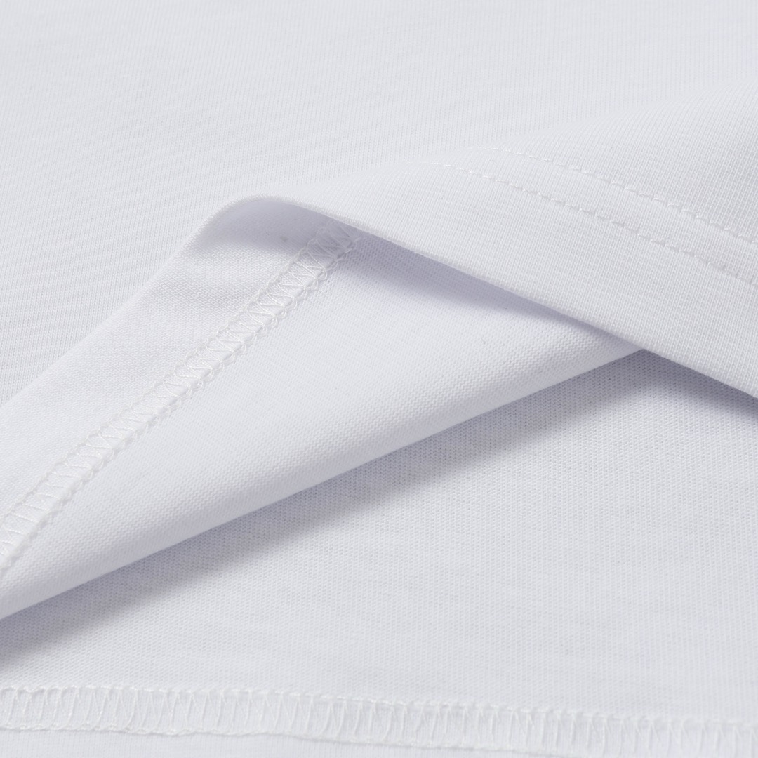 LOEWE/罗意威 25ss 口袋暗纹刺绣短袖 黑色 白色-Chinese UA Cheap High Quatity Brand Clothes Bags handbags Sneakers wholesale wholesaler seller from China Factory suppliers Fashion Clothing Shoes best Quality Beautiful Price LOEWE/罗意威 25ss 口袋暗纹刺绣短袖 黑色 白色