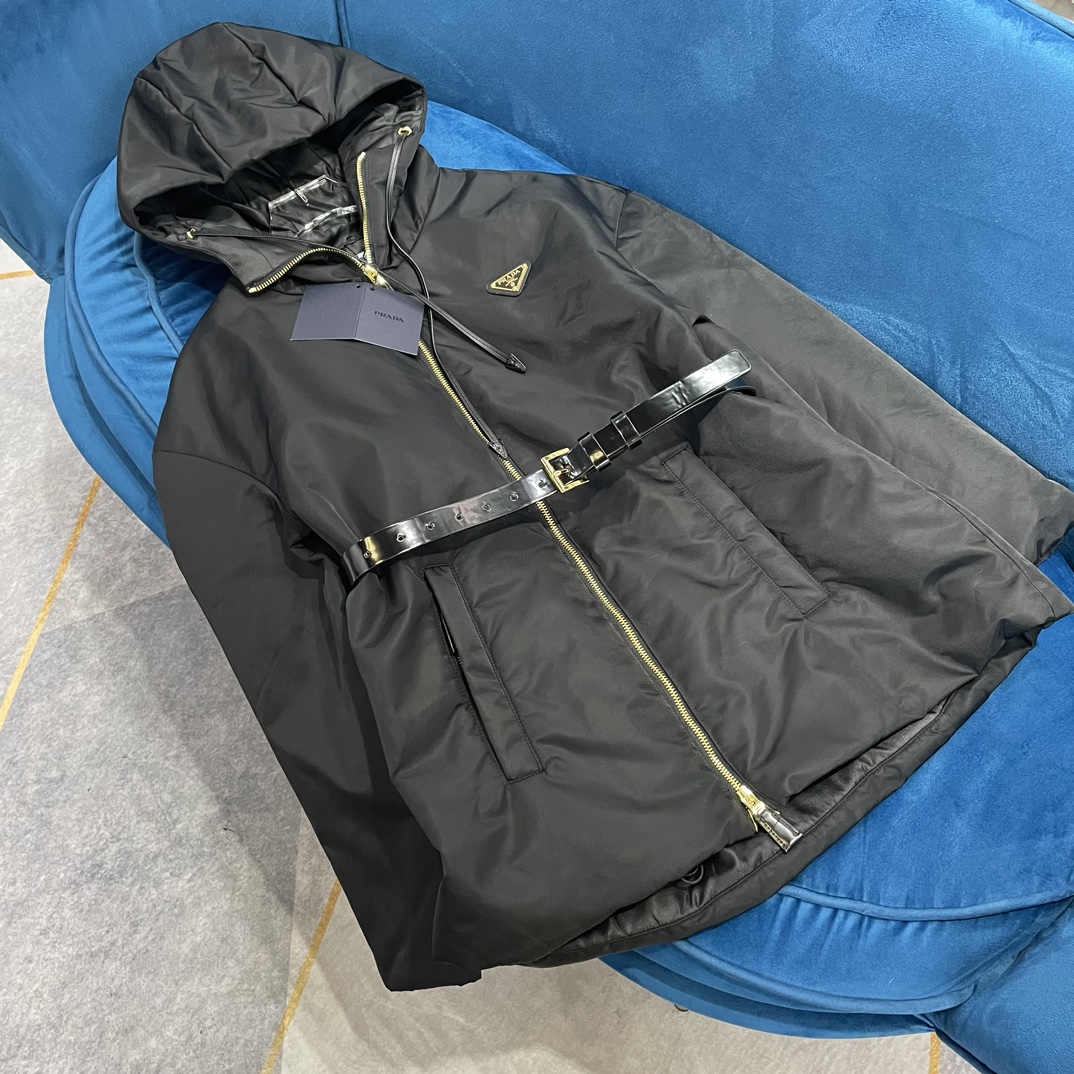 NO:314435,353 companies, strongly launched new thin cotton nylon jacket delivery belt, purchased by Z26800, classic and practical loose style design, simple design, easy to wear but not picky people, can easily control any body, exclusive original development, extremely similarity, Re-Nylon recycled nylon material unlocks innovative material custom LOGO triangle logo, simple and elegant, with a sense of design, the upper body is super stylish ~ low-key and beautiful, really high-end feeling is full of black classic and durable, never outdated, super super skin color YB consistent weight cotton craft, comfortable and warm quality control can be said to be a perfect hit version 1 color code S,, jackets & coats, alexander wang19860909353家 强势上新薄棉尼龙外套配送腰带,Z26800购入 经典实穿主义宽松版型设计,简简单单的设计,好穿不挑人 什么身材都能轻松驾驭独家原版开发相似度极高 Re-Nylon再生尼龙材质解锁创新材质定制LOGO三角标,简约大方有设计感,上身超有范儿～低调又好看 真的高级感爆棚黑色经典耐看,永远不会过时超级超级衬肤色YB一致重量夹棉工艺 舒适又保暖品控可以说完美爆款必入噢1色码数S,,jackets & coats,alexander wang,Women's clothing