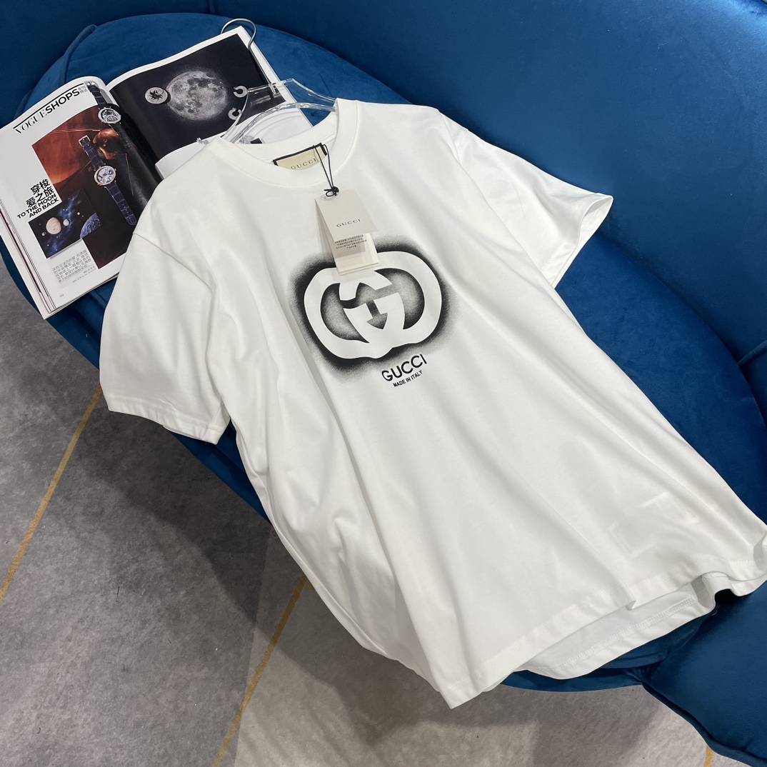 NO:307325,Gucc* New product launches three-dimensional printing Customized YB fabric cotton material, naked apricot color, retro and classic, latest craft printing, YB restore, ordinary printing that distinguishes the market, vivid three-dimensional pattern for the pair, high-end and versatile, loose fitting cut, can be controlled by both men and women, simple and boutique, customized surface accessories, accurate version, high-end version 1 color code,,gucci,alexander wang19860909Gucc* 新品上架  立体印花 定制YB本布全棉材质 裸杏本色 复古且经典 最新工艺印花 YB还原 区别市场的普通印花 对版的鲜明立体图案装饰胸前 高级百搭 宽松的版型剪裁 男女均可驾驭 简单精品 定制面辅料 认准版本 高版本1色码数,,gucci,alexander wang,Women's clothing