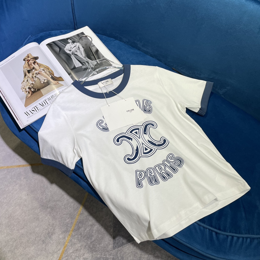 NO:316849,CELIN* 24 Spring and Summer New Arc de Triomphe logo flocking T-shirt High-version development!  Ce's very classic logo T-shirt, the front is white and hot, there is no need to talk about it, the classic basic version, super high recognition logo flocking, everyone can use it!  High-quality pure cotton jersey fabric, versatile black, comfortable and soft texture, skin-friendly and breathable, and has a super material feel. Classic fit T-shirt style, collar and cuffs are fixed-knit white ribbed color-blocking trim, chest logo letters   retro Arc de Triomphe flocking pattern, basic and unique recognition technology is exquisite and delicate. You can wear it alone or with pants to lengthen the body proportions to create a casual look!  3 color code number S/M/L, celine,tees, t-shirt,alexander wang19860909CELIN* 24春夏新款凯旋门徽标植绒T恤 高版开发！ce家非常经典logoT恤,前面白色有火不用多讲了,经典基础版型,超高辨识度logo植绒 人手一件入！ 高品质纯棉平纹针织面料,百搭黑色,质地舒服柔软,亲肤透气,实物质感超级好.经典合身T恤版型,领口、袖口对色定织白色罗纹拼色饰边,胸前logo字母 复古凯旋门植绒图案,基础又别具辨识度工艺精致细腻,单穿或者搭配裤子可扎进去穿拉长身材比例,打造休闲造型！3色码数S/M/L,,celine,tees，t-shirt,alexander wang,Women's clothing