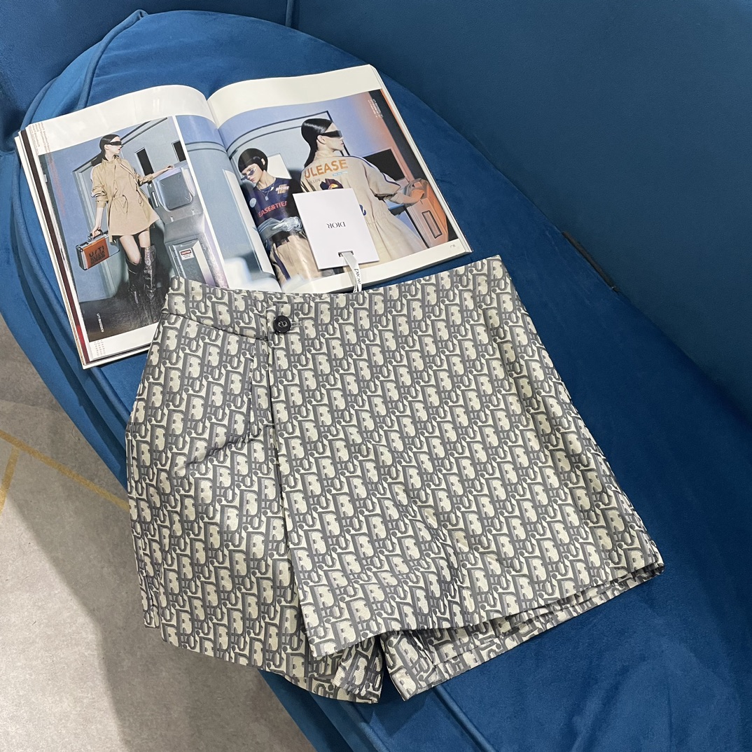 NO:316865,D home 24 summer new casual suit / Polo shirt jacquard pants skirt suit butterfly letter printing decoration / good style top body look especially good / fashionable casual style 2 color code S,,dior, skirts,alexander wang19860909D家 24夏季新款休闲套装/Polo衫提花裤裙套装蝴蝶 字母印花装饰/版型好上身特别好看/时尚休闲款2色码数Ｓ,,dior,skirts,alexander wang,Women's clothing