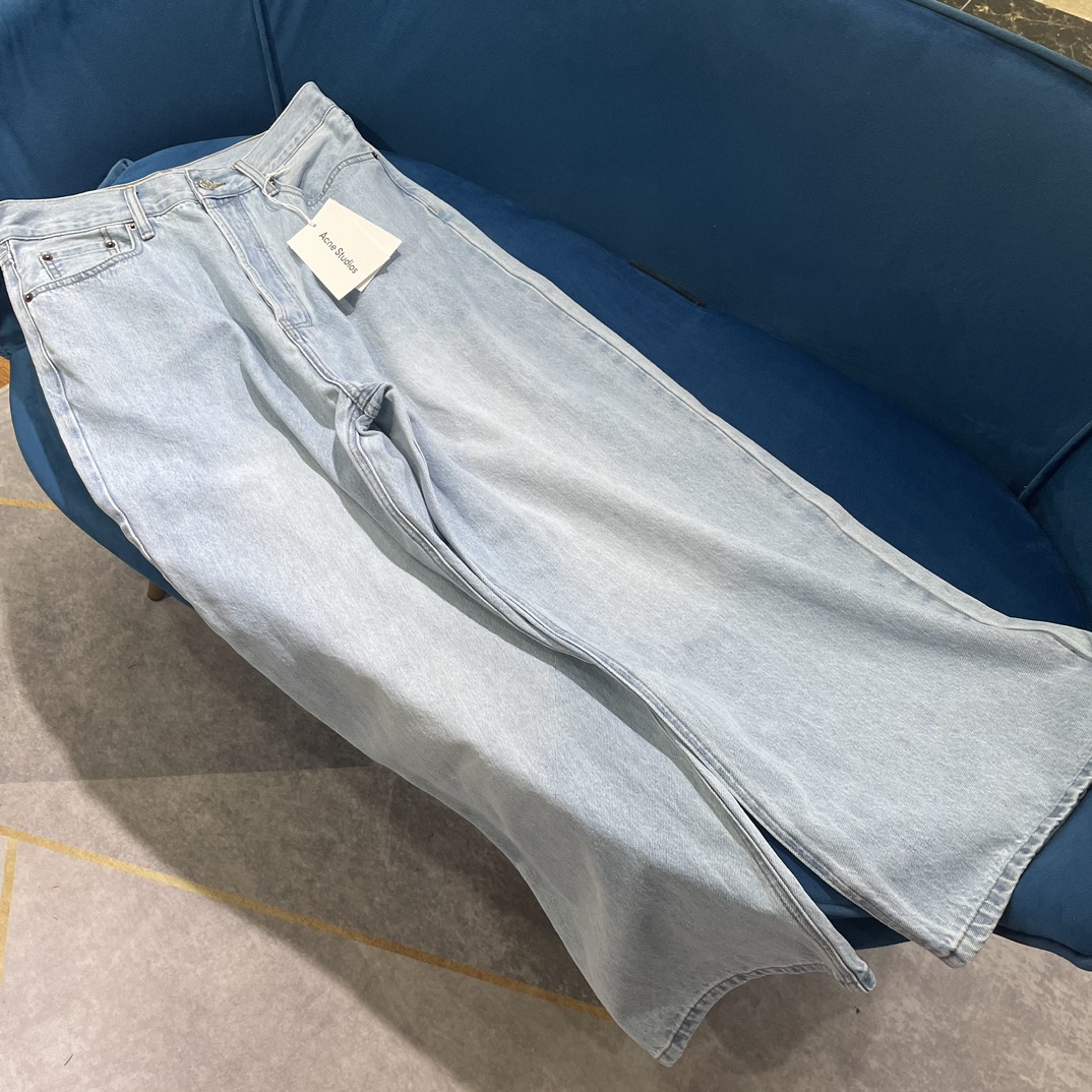 NO:315054,ACN* simple rear waist leather trousers are made of denim cotton, top body, crisp and stylish fabric, clear texture, rear waist leather trousers are designed with minimalist style, simple and simple style, all-match products, high waist design, 1 color code number 26.27.28, alexander wang19860909ACN*简约后腰皮标长裤采用牛仔棉上身挺括有型布面纹理清晰后腰皮标设计极简简约款式一年四季都可驾驭的百搭单品高腰设计1色码数26.27.28,,alexander wang,Women's clothing