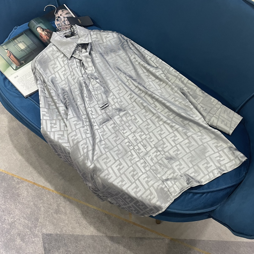 NO:307307,24 new styles in stock. A shirt that is suitable for bare face. The upper body skin is shining. My favorite of this model will only increase with the years. Customized high-quality satin shirts. Full texture. The style cut is the charming point of this model. The smooth lines are particularly wonderful. Reduce the formality and increase the fun. 1 color code SM, shirts, alexander wang1986090924新款现货 素颜都适合的衬衫 上身皮肤在发光 对这款的喜欢会随着年头只增不减~~ 定制高品质缎面衬衫 质感满分 版型剪裁是这款迷人之处 线条流畅尤其绝妙 降低正式感 增加趣味 1色码数SM,,shirts,alexander wang,Women's clothing