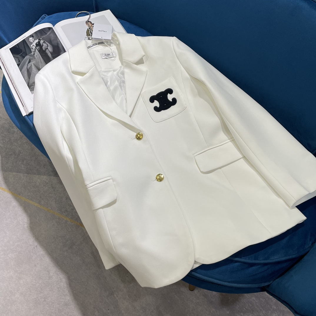 NO:315042,Celin* The new lapel suit jacket universal suit jacket looks white and loose, and can make you look fashionable and retro, and is more inclusive to your figure~ Suitable for daily commuting, with a sense of high-end 1 color code SML, celine, jackets & coats, business suit, alexander wang19860909Celin* 新款翻领西装外套万能西装外套贼显白宽松版型更能穿出时髦感跟复古感 对身材也更有包容性～ 适合日常通勤 自带高级感 1色码数SML,,celine,jackets & coats,business suit,alexander wang,Women's clothing