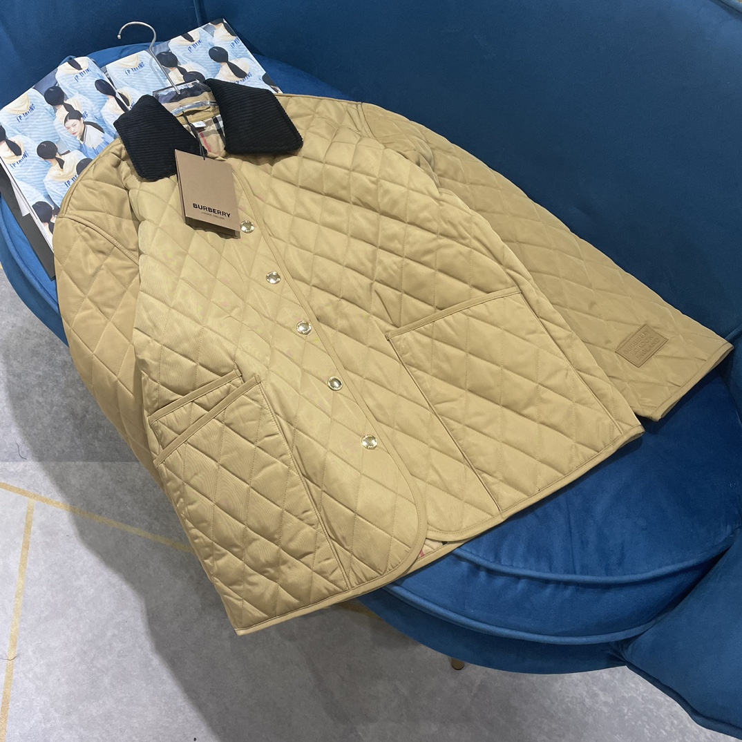 NO:307311,BUBERR/ BUBERR FW high-end customized heavy industry diamond velvet collar versatile cotton jacket!  !  Super fashionable, fashionable and versatile!  1:1 Customized auxiliary materials!  Classic check lining, cuff glue patch decoration 1 color code SML, alexander wang19860909BUBERR/ 博柏利FW高端订制重工菱格撞丝绒领百搭棉服！！超级洋气,时尚百搭！1:1订制辅料！经典格纹里衬,袖口胶贴装饰1色码数SML,,alexander wang,Women's clothing