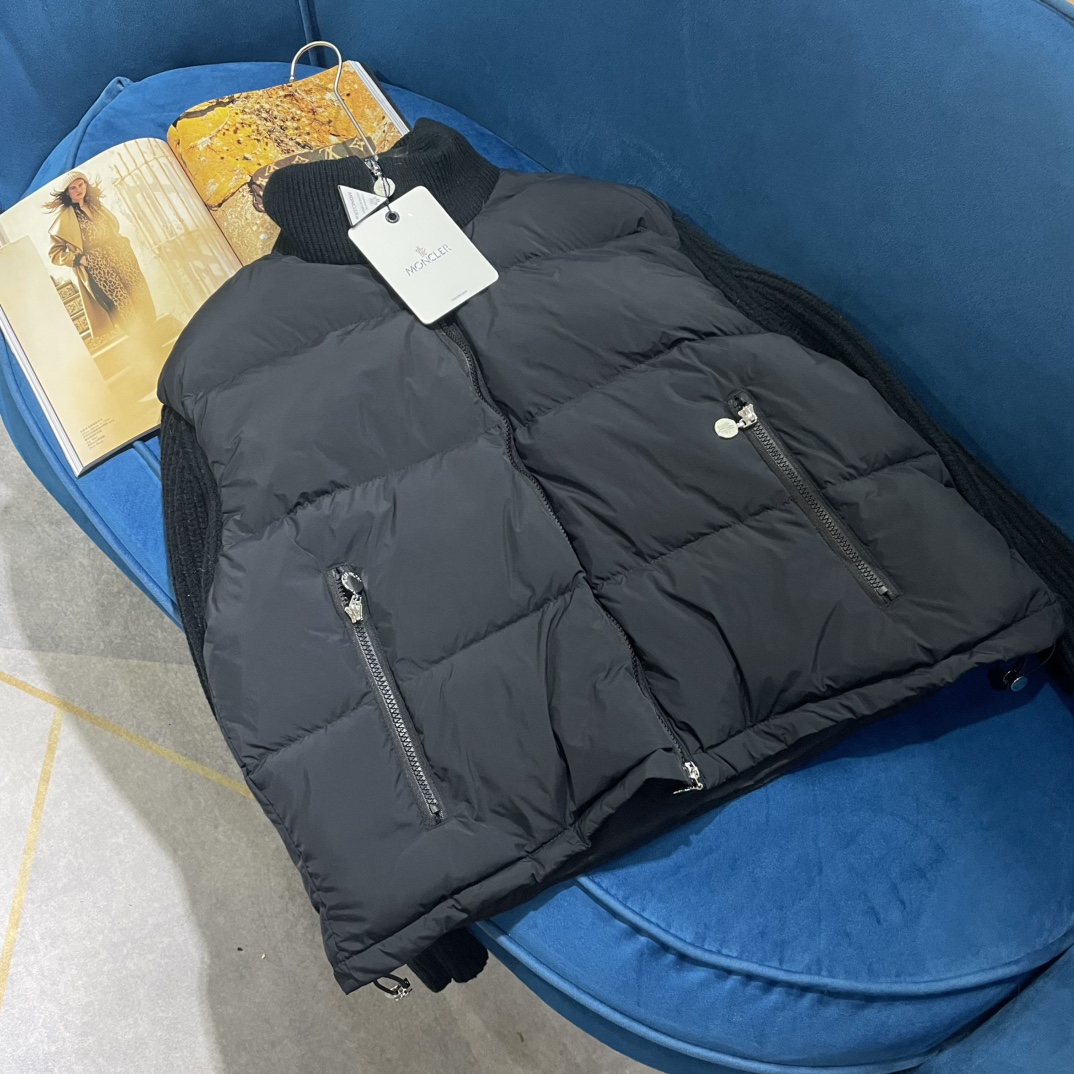 NO:315808,Mo knitted splicing cotton jacket!  Classic stand-alone zipper design knitted splicing must-have items for winter. The style is versatile and not picky, and it is age-reducing and fashionable. Imported light memory silk fabric is breathable and light!  Imported machine sewing line technology. The upper body is pure and handsome. Customized hardware accessories 4 color code SM, alexander wang19860909Mo针织拼接棉服！经典立领拉链设计针织拼接冬天的神器必备单品.版型百搭不挑人减龄又时髦 进口轻盈记忆丝面料质感透气轻便！进口机缝制线条工艺.上身干纯帅气.定制五金配件4色码数SM,,alexander wang,Women's clothing