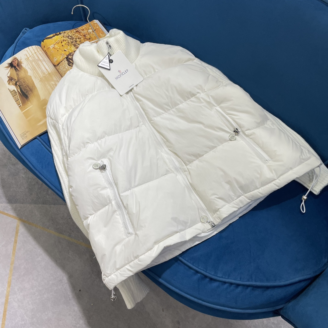 NO:315804,Mo knitted splicing cotton jacket!  Classic stand-alone zipper design knitted splicing must-have items for winter. The style is versatile and not picky, and it is age-reducing and fashionable. Imported light memory silk fabric is breathable and light!  Imported machine sewing line technology. The upper body is pure and handsome. Customized hardware accessories 4 color code SM, alexander wang19860909Mo针织拼接棉服！经典立领拉链设计针织拼接冬天的神器必备单品.版型百搭不挑人减龄又时髦 进口轻盈记忆丝面料质感透气轻便！进口机缝制线条工艺.上身干纯帅气.定制五金配件4色码数SM,,alexander wang,Women's clothing