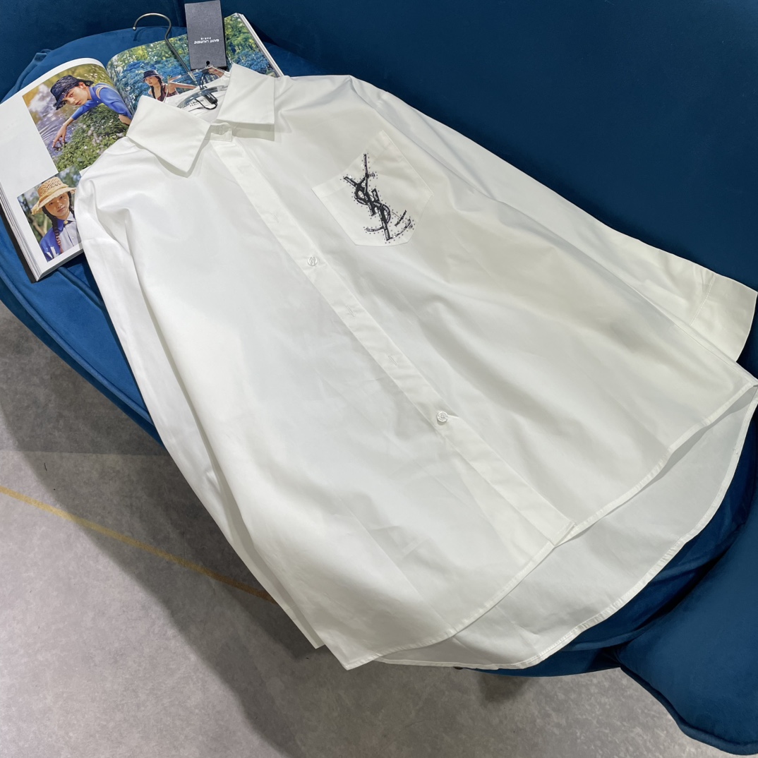 NO:306811,YSL 25ss early spring new style letter pocket high temperature diamond big back logo loose slim versatile shirt 2 color code SML, saint laurent,shirts,alexander wang19860909YSL 25ss早春新款 字母口袋高温烫钻 后背大Logo宽松显瘦百搭衬衫2色码数SML,,saint laurent,shirts,alexander wang,Women's clothing