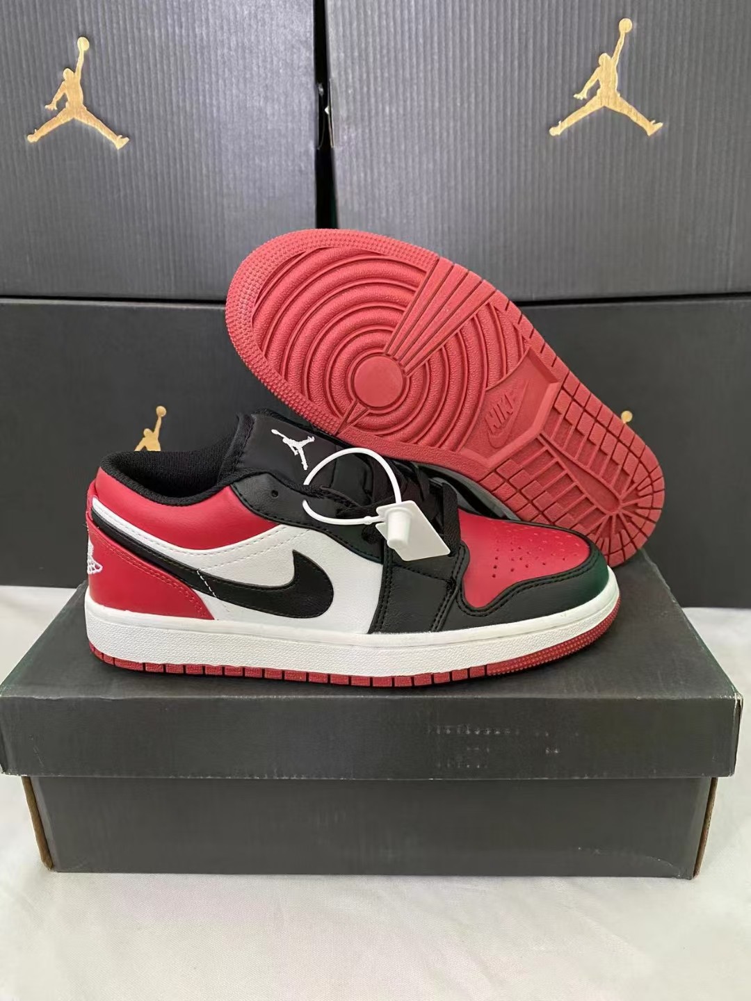 顶级纯原 市售最高版本🔥 💰115
AJ1颜色补齐