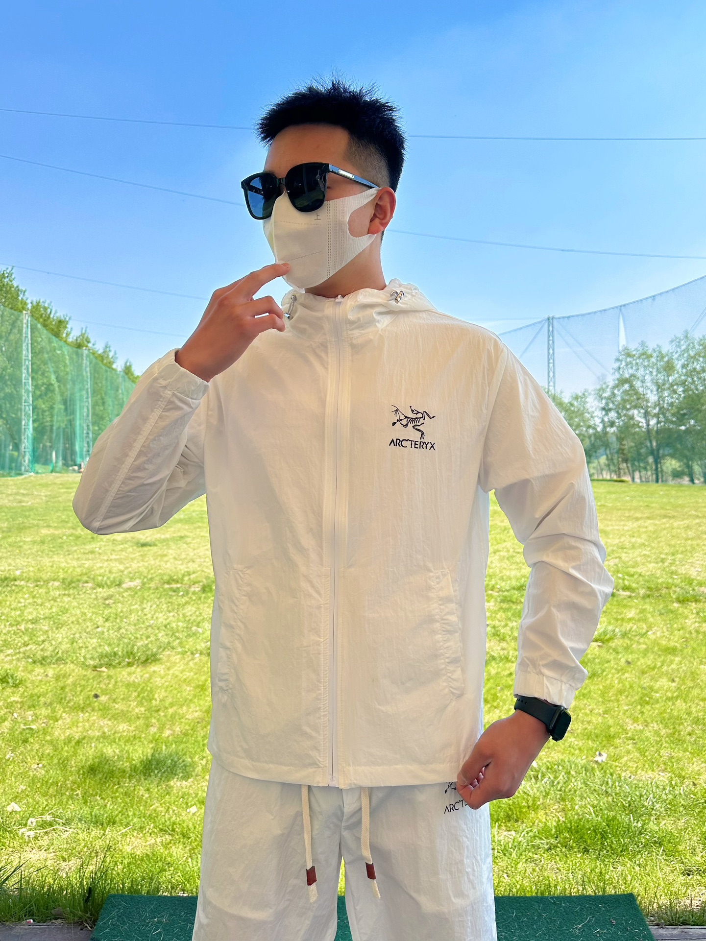Conjunto de ropa y pantalones cortos de protección solar de verano P240 Arc'teryx 2026, sincronizado con mostradores en…
