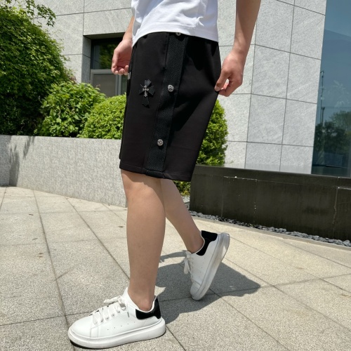 Chrome Hearts Short Décontracté Noir avec Détails Logo, Collection Été 2025 1 Chrome Hearts Short Décontracté Noir avec Détails Logo, Collection Été 2025