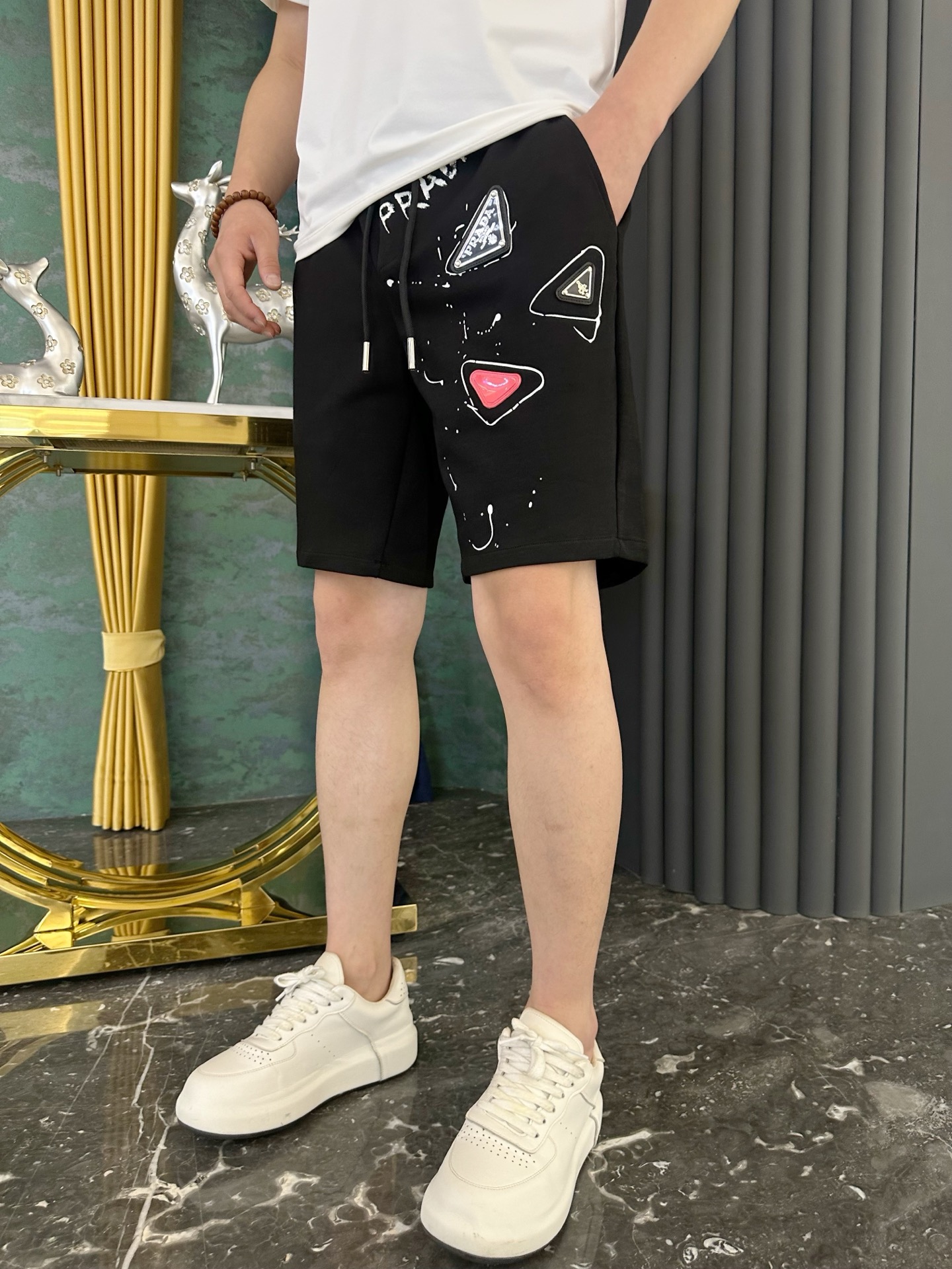 Prada Summer 2025: New One-Size-Name Logo Design, High-Quality Cotton Pants - 图片 1