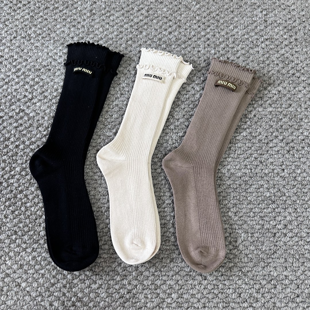 Counter Quality
 MiuMiu Sock- Mid Tube Socks Cotton