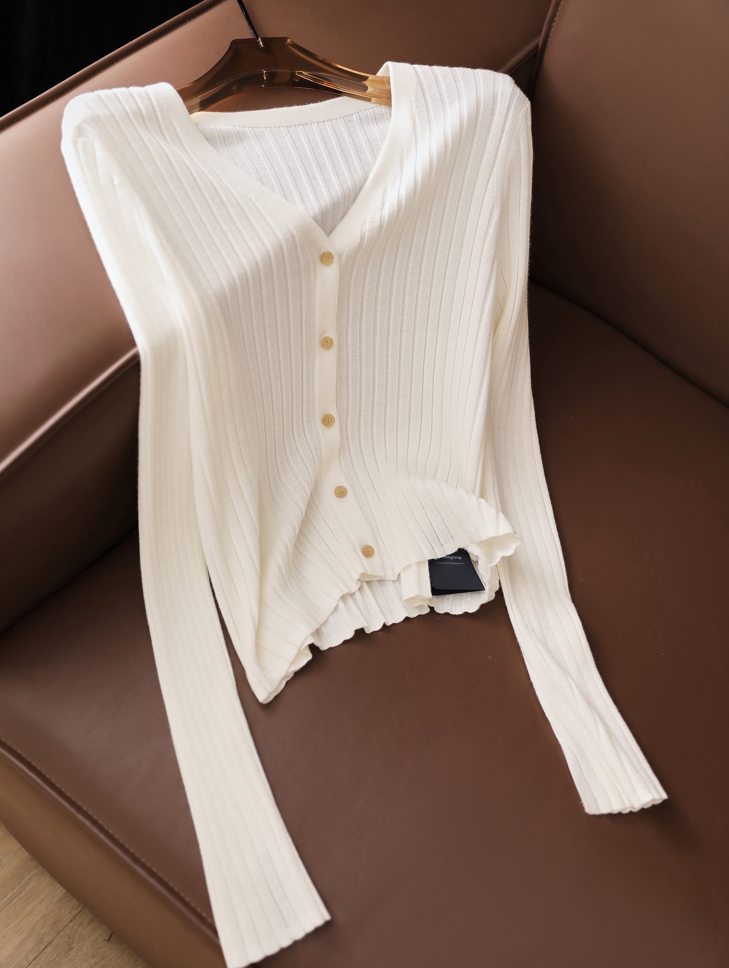 18针工艺德国扬子纱超细美丽诺羊毛针织开衫，ml