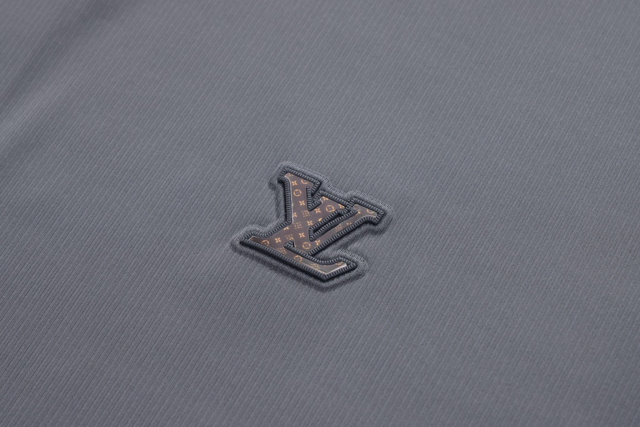 Louis Vuitton Men's Summer Short Sleeve Button-Down Shirt - Classic & Stylish 8 i1747669824909 5763 0 6