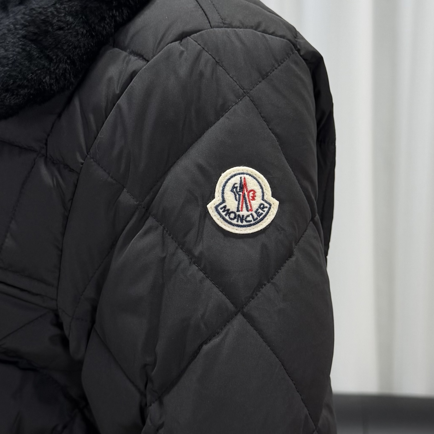 Пуховик Moncler