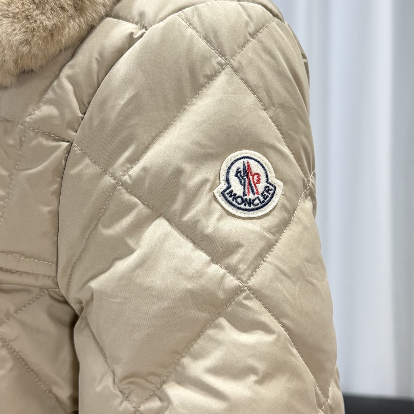 Пуховик Moncler