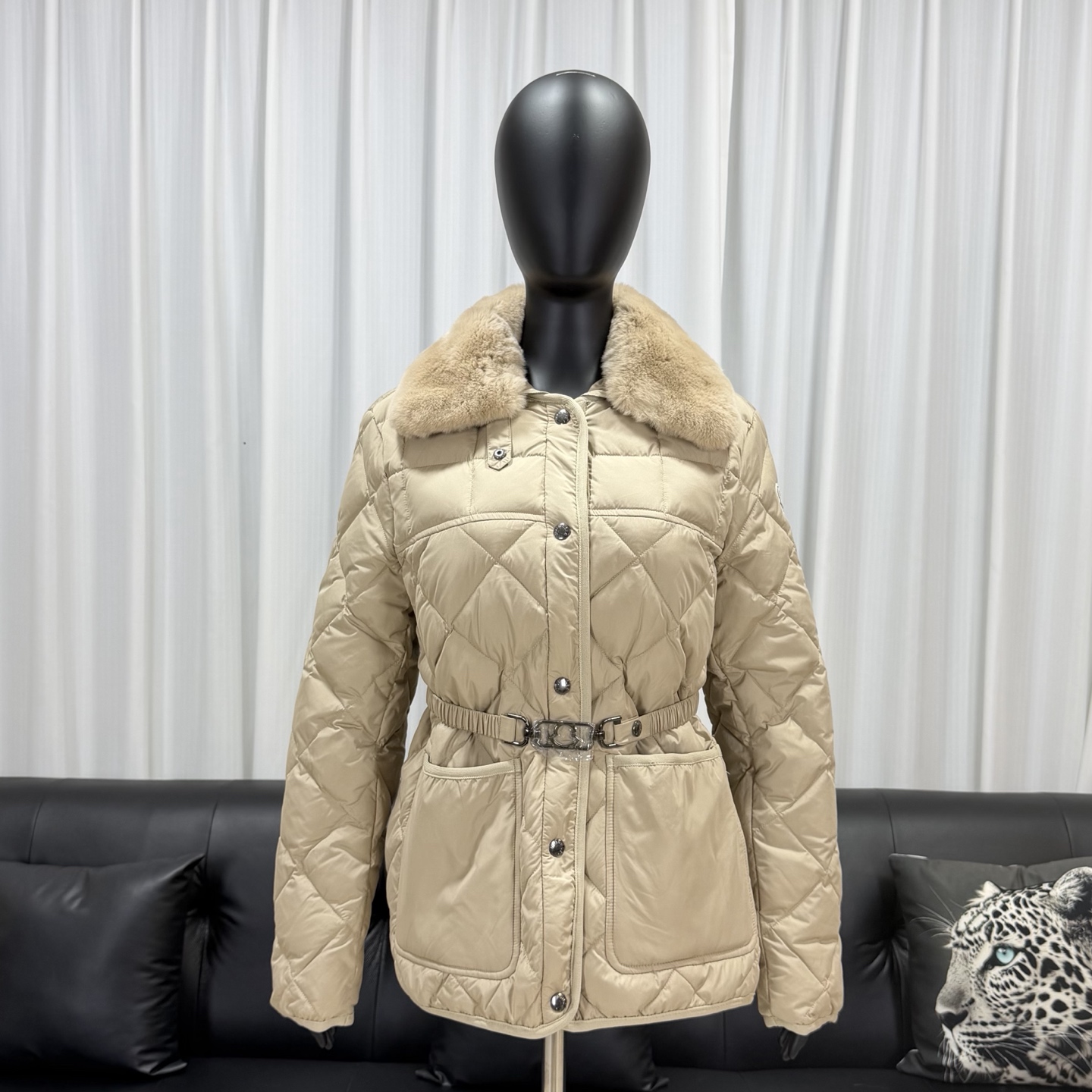 Пуховик Moncler