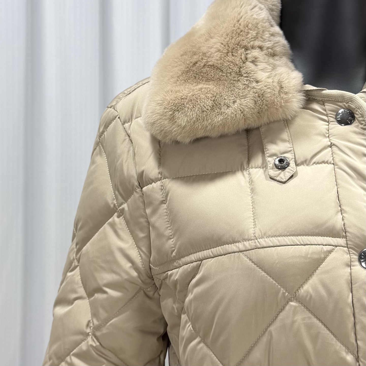 Пуховик Moncler