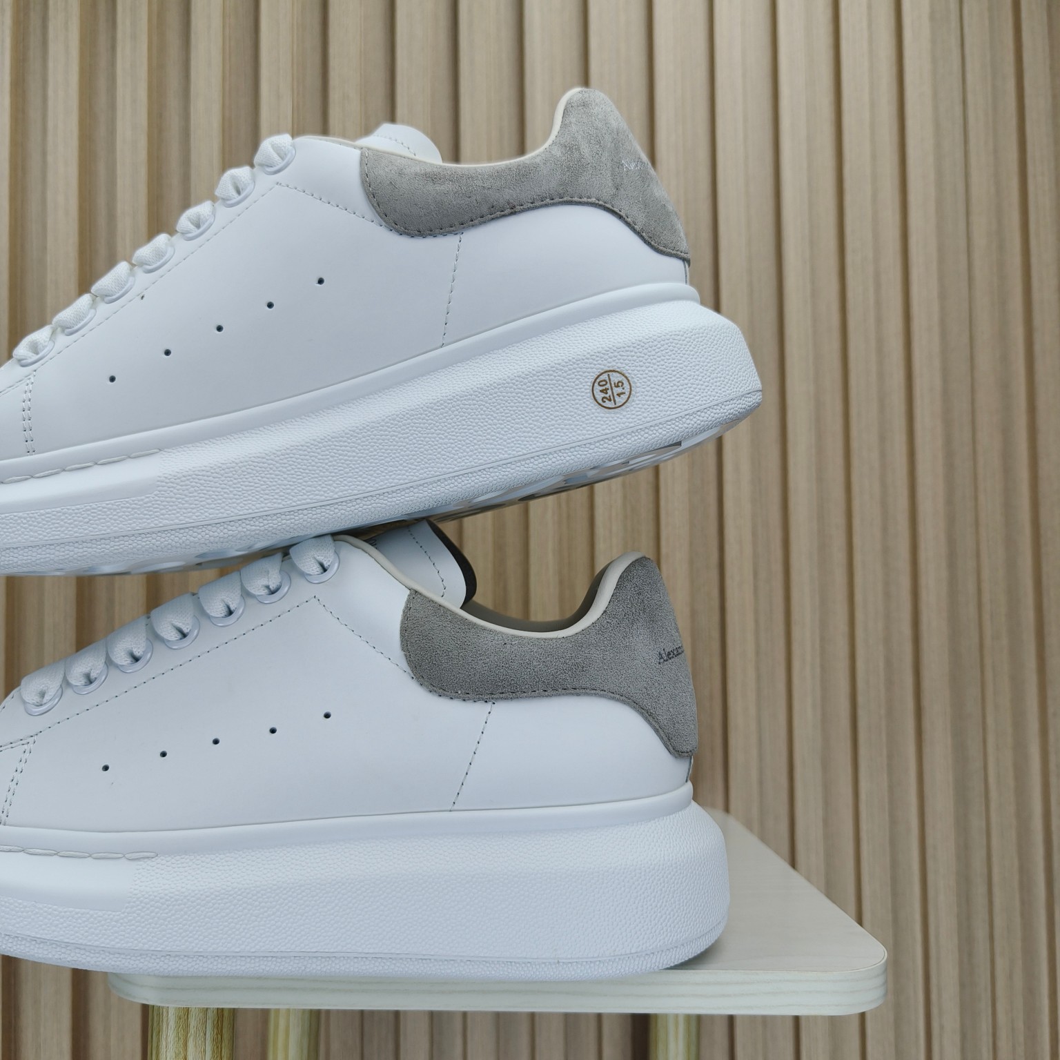 Pure original chip version of Alexander McQueen——2023 McQueen's latest upgraded version