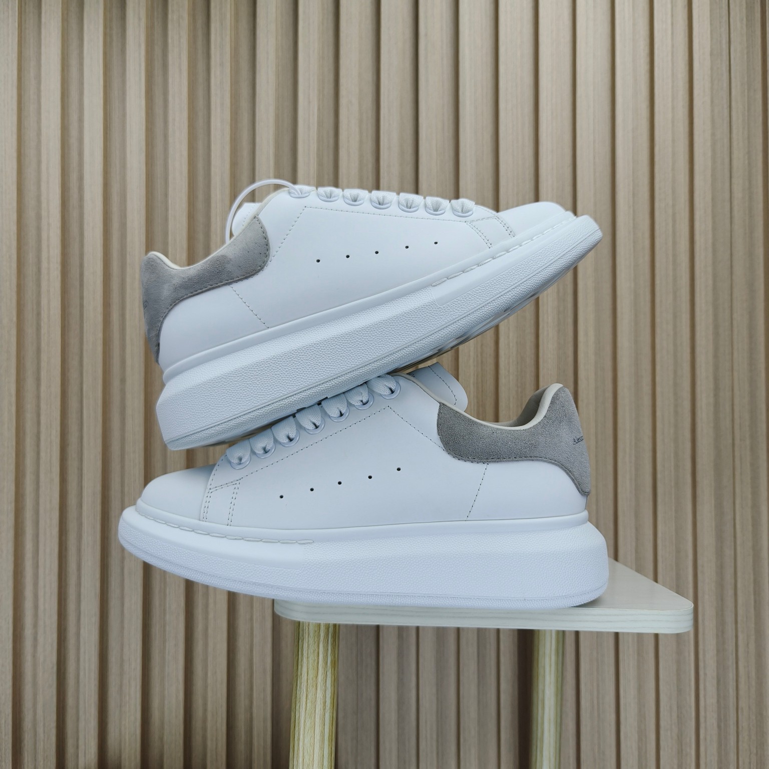 Pure original chip version of Alexander McQueen——2023 McQueen's latest upgraded version