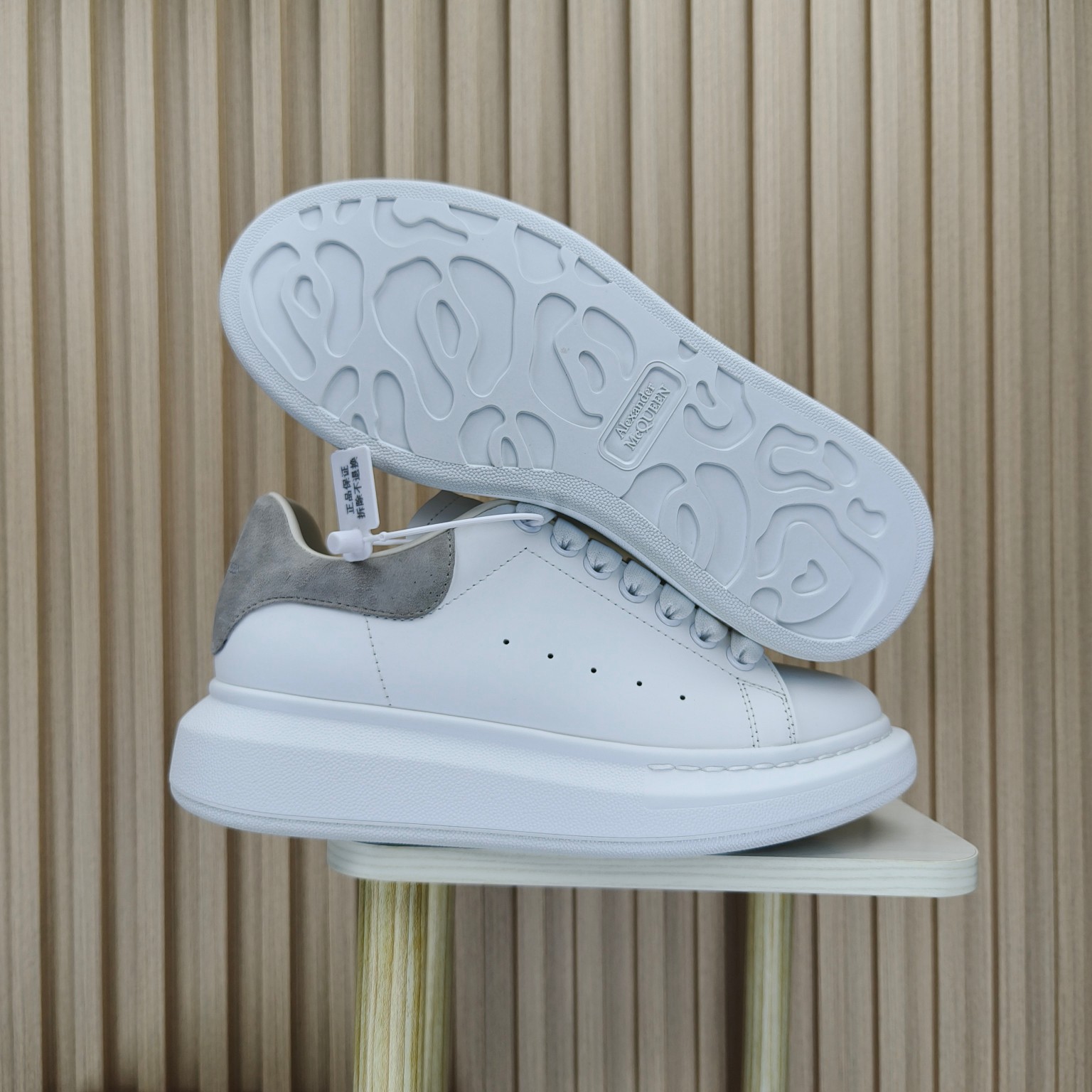 Pure original chip version of Alexander McQueen——2023 McQueen's latest upgraded version