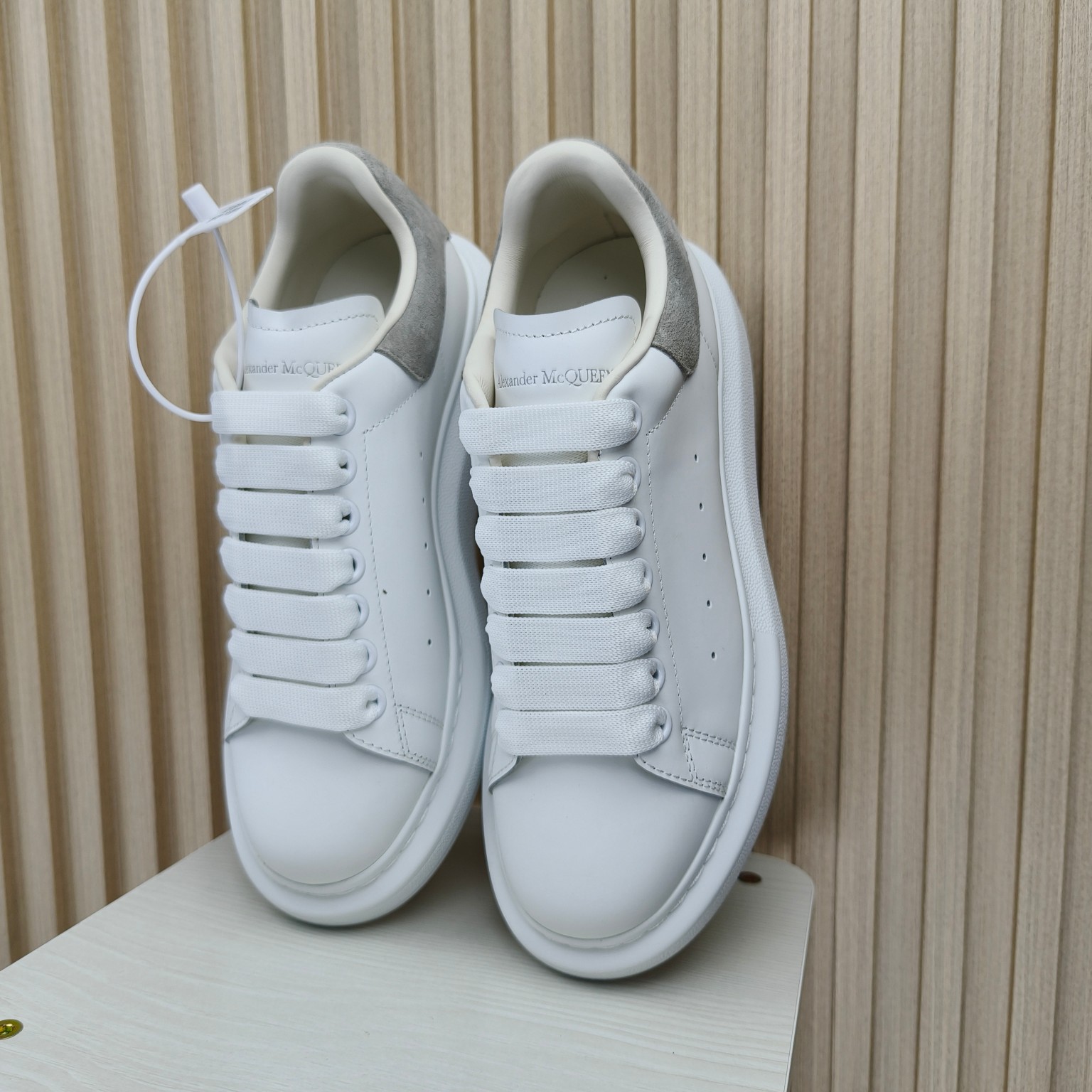 Pure original chip version of Alexander McQueen——2023 McQueen's latest upgraded version