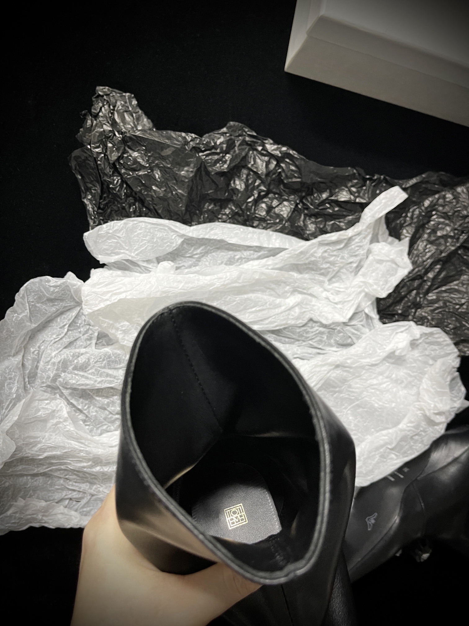 
🔳 TOTEM*🔳 𝐀𝐖秋冬新品靴

极简风格 气场1米八 腿长无极限 又酷又飒 炸街款

🔳鞋面：原