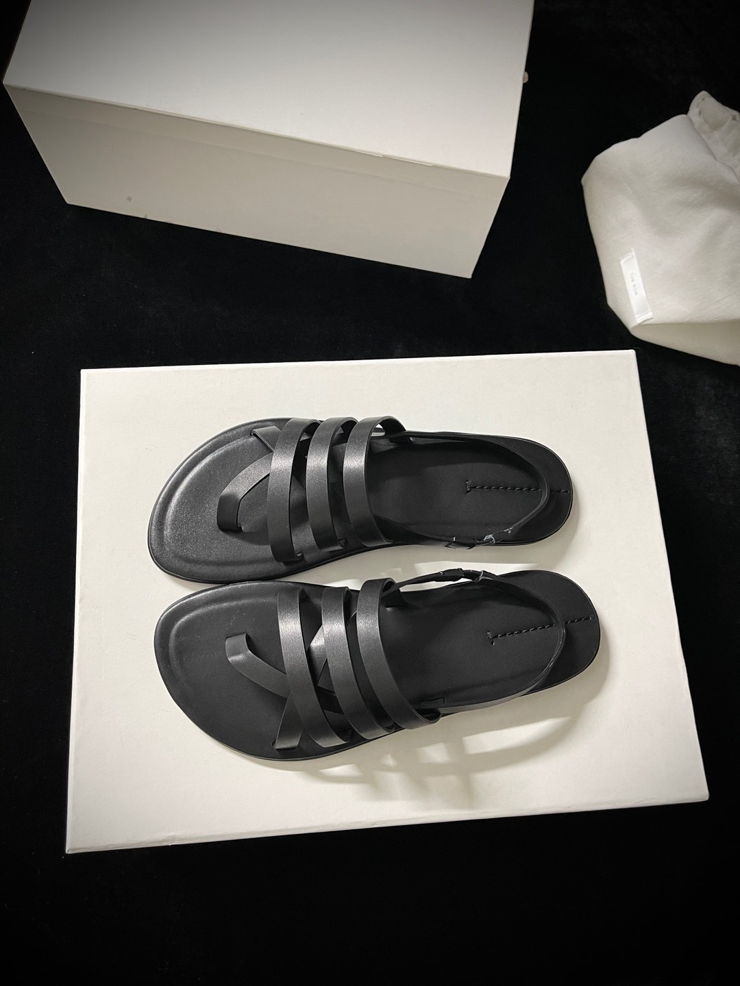 NO:166056,The Ro* new product, purchasing level, retro minimalist and high-end unique, imported cowhide upper imported cowhide inner imported cowhide outsole ZP replica outsole Size 35-39 (custom made in 40) Price, slippers, slippers, cowhide19860909The Ro*新品 代购级别 复古极简高级独一份 鞋面进口牛皮 内里进口牛皮 大底 ZP复刻大底 Size 35-39（40定做） Price,拖鞋,slippers,cowhide,Women's Shoes