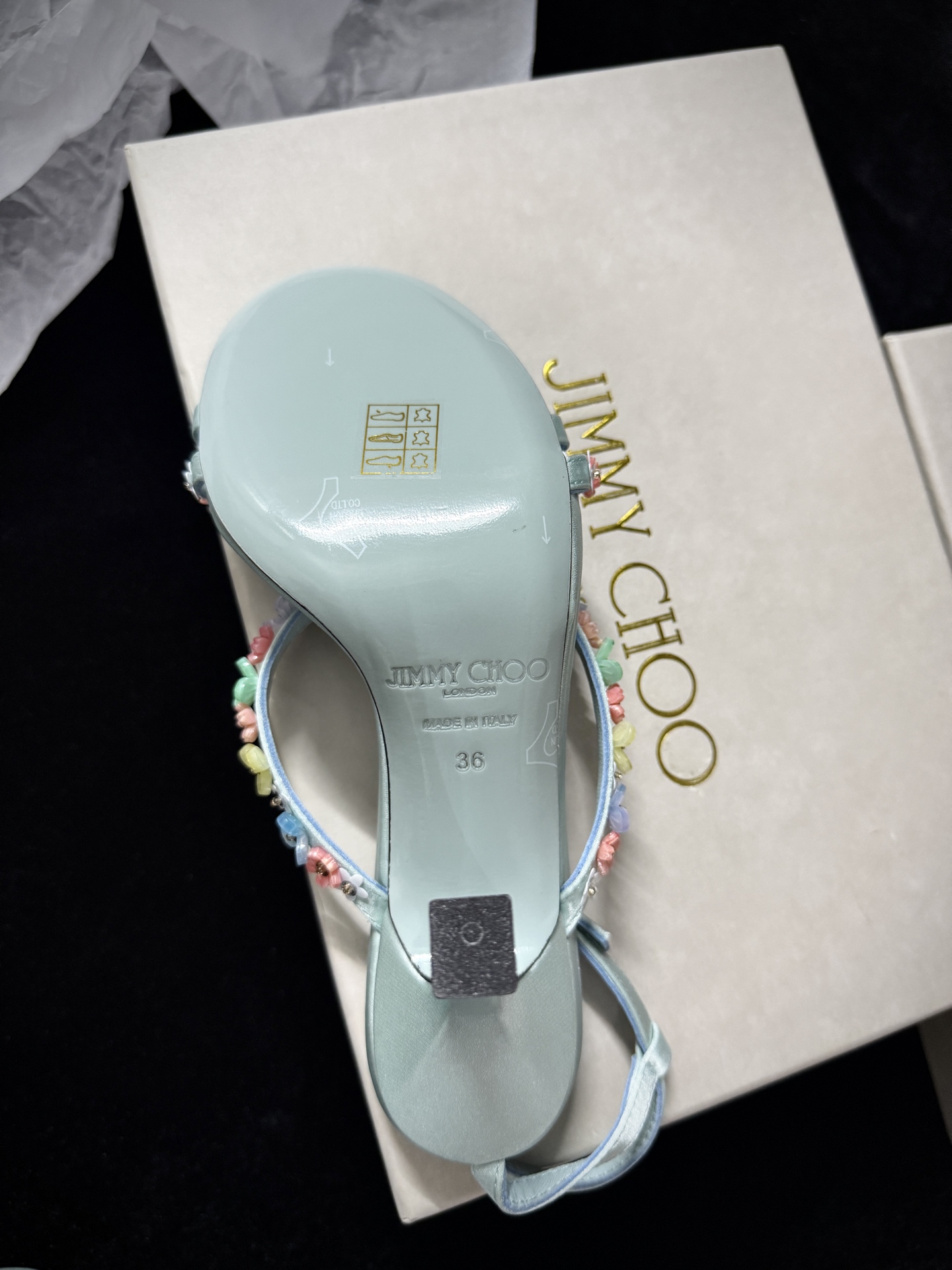 지미추 블랙 새틴 플라워 장식 샌들 8065 이미지 9