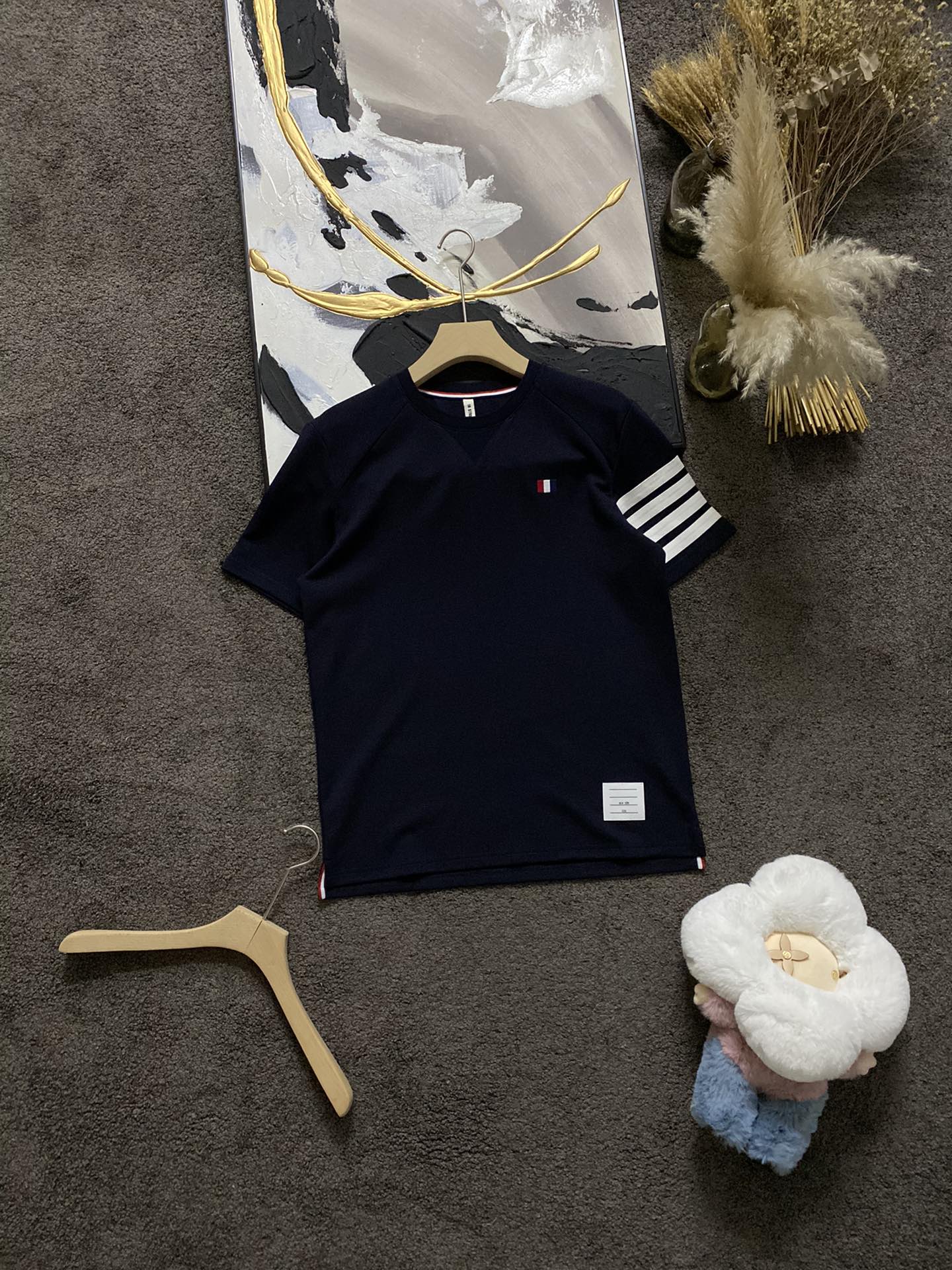 NO:474884,Street Spring and Summer/SS Four-stripe T*B Three-color logo limited edition classic series short sleeves Customized original step fabric, wash water shaping, THOM three-dimensional three-color stripe precision embroidery craft classic four-bar webbing decorative armband, brand logo three-color strip decoration under the back collar Navy M-3XL,,T-shirt,alexander wang19860909街 春夏/SS 四条纹T*B 三色标识限定版经典系列短袖 定制原版梯级面料,洗水定型,THOM立体三色条纹精密绣花工艺经典四道杠织带装饰袖标,后幅领下品牌标志三色彩条装饰 藏青Ｍ-3XL,,T-shirt,alexander wang,Men's clothing