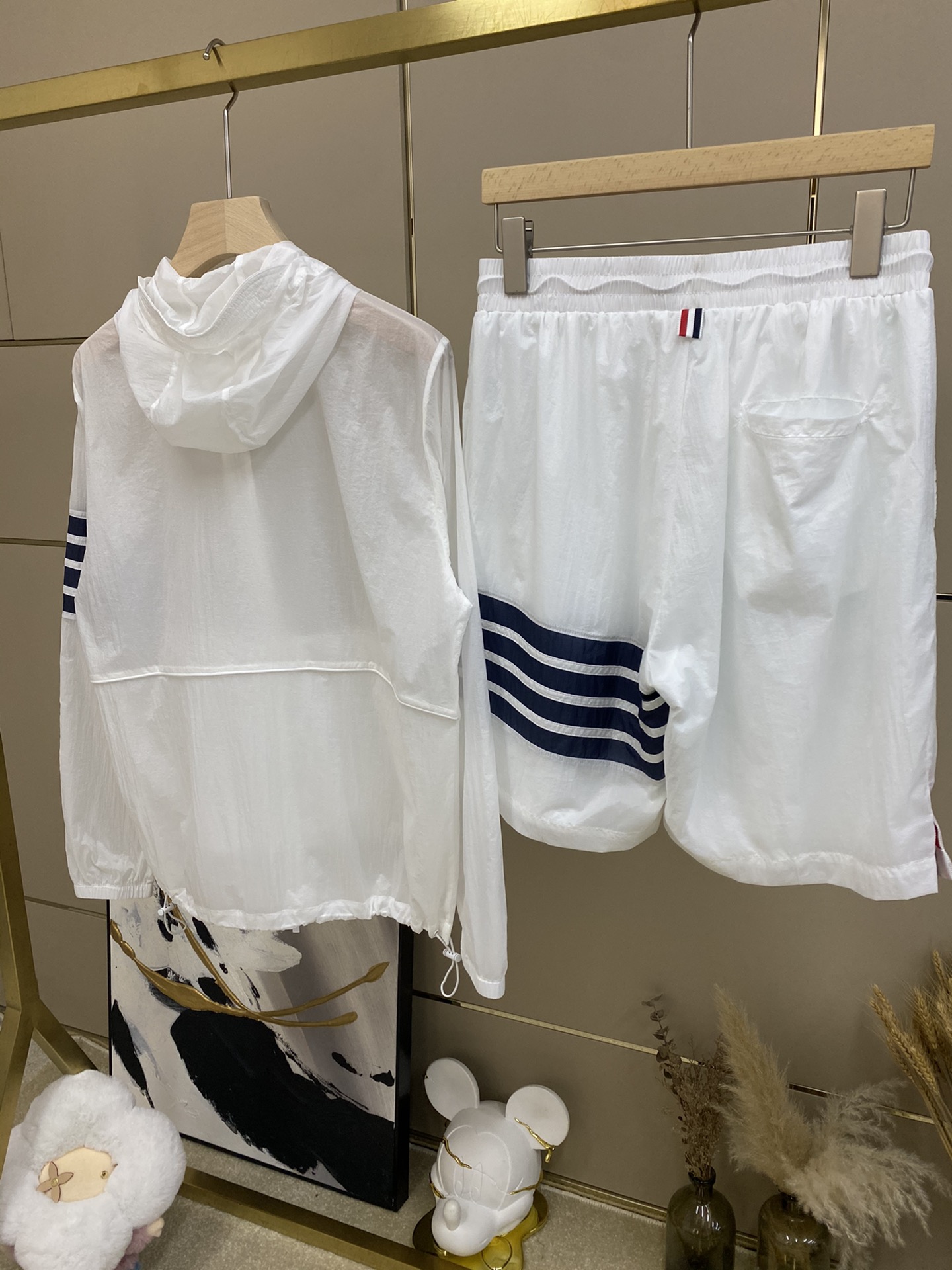 SUNPROOF SUIT, SUNPROOF SUIT P638, SHORTS P588 SOLD FOR GRADUATION SEASON. - 图片 4
