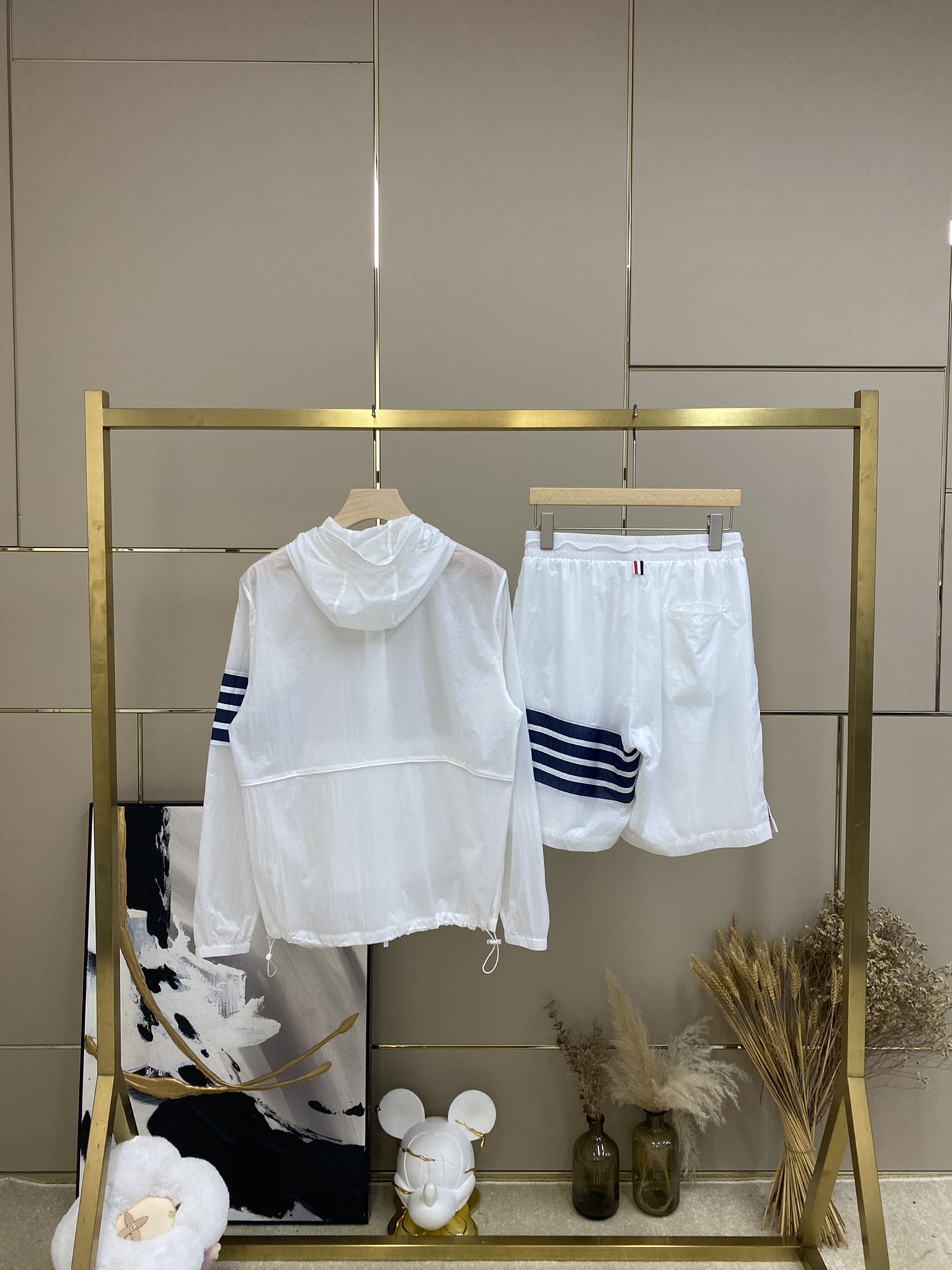 SUNPROOF SUIT, SUNPROOF SUIT P638, SHORTS P588 SOLD FOR GRADUATION SEASON. - 图片 3