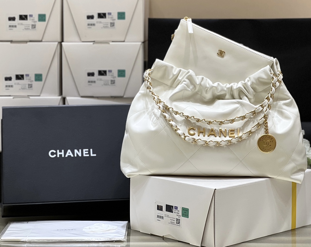 Chanel Crossbody & Shoulder Bags Calfskin Cowhide Spring Collection Vintage