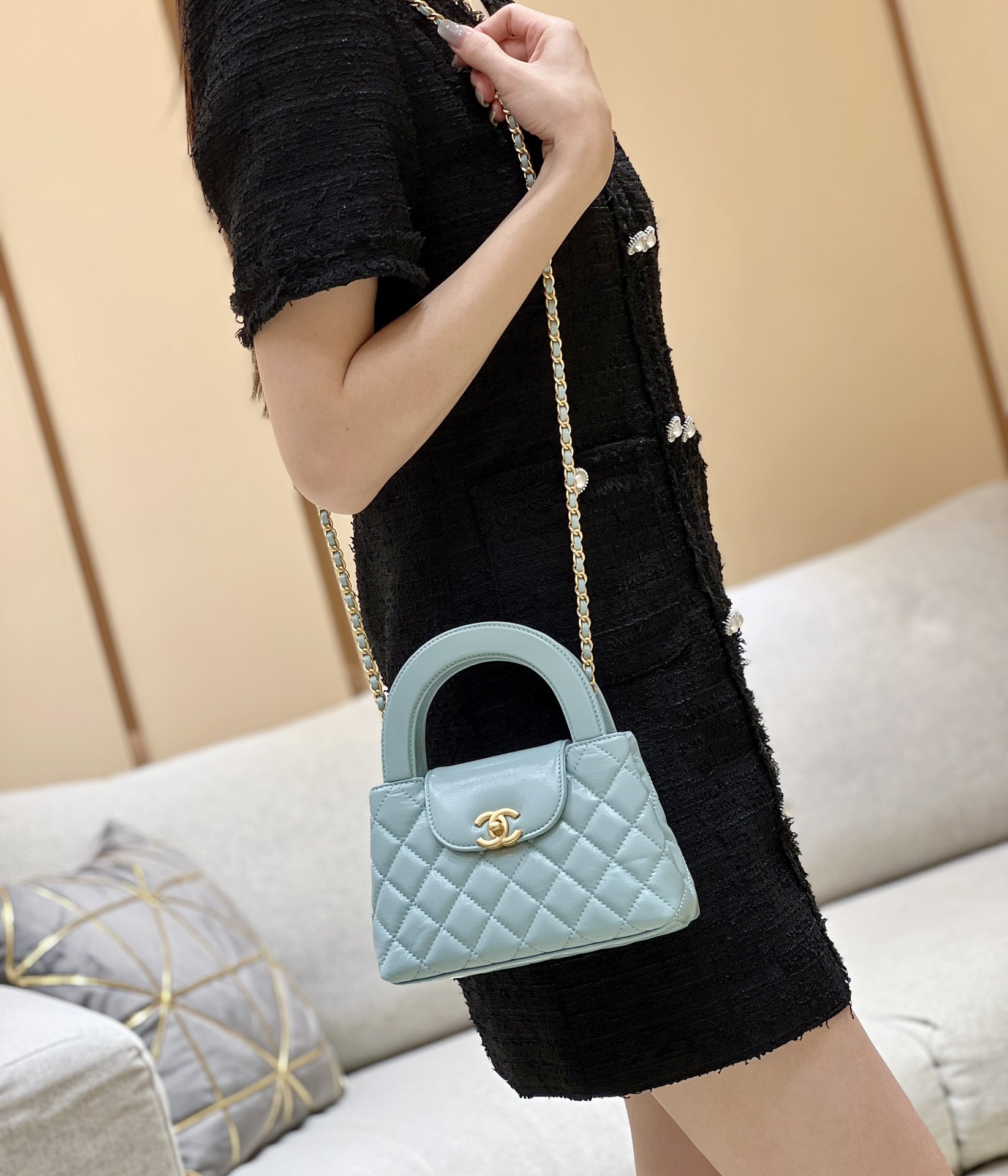 [Chanel Women