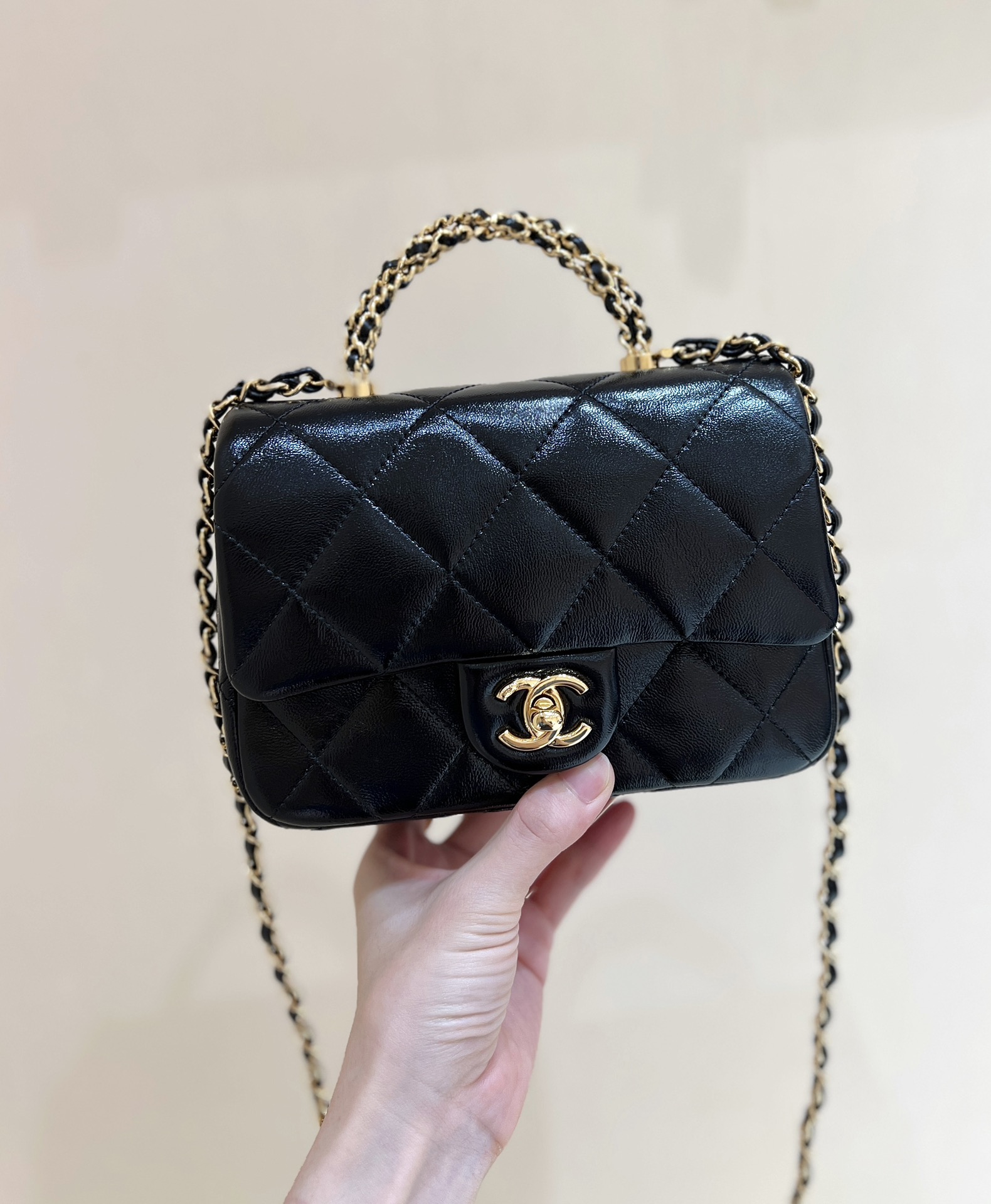 Chanel Borse Crossbody & Borse a Tracolla Nero Lucidatura Pelle d’agnello di pecora Collezione Autunno/Inverno Mini