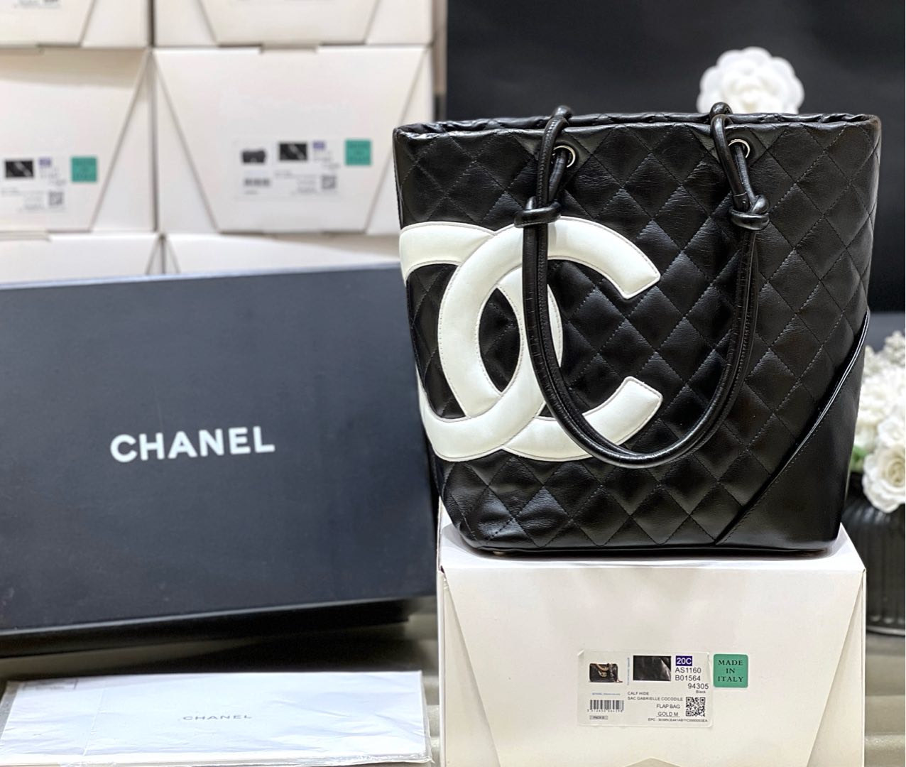 [Chanel Women